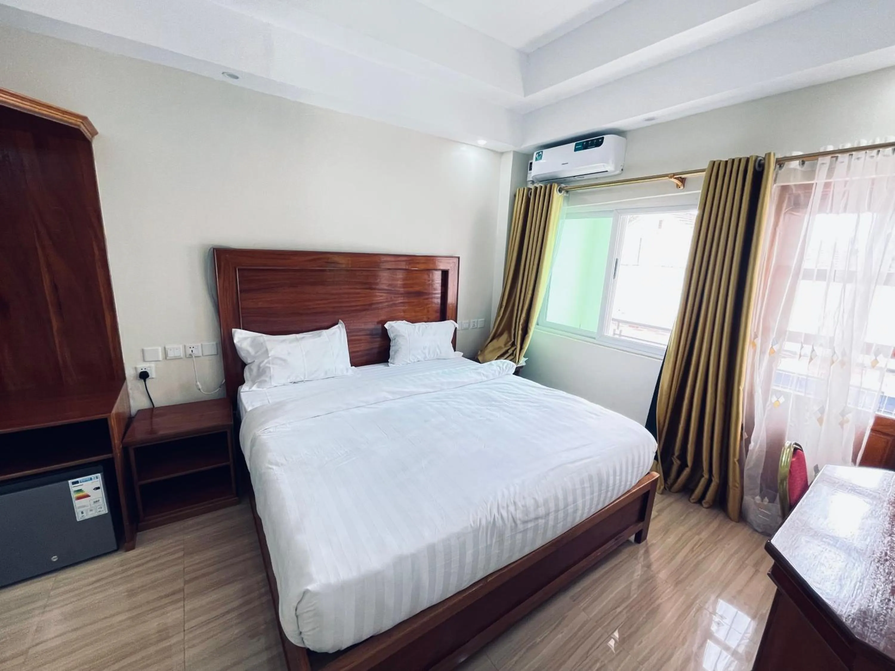 Pulickal Heights Hotel