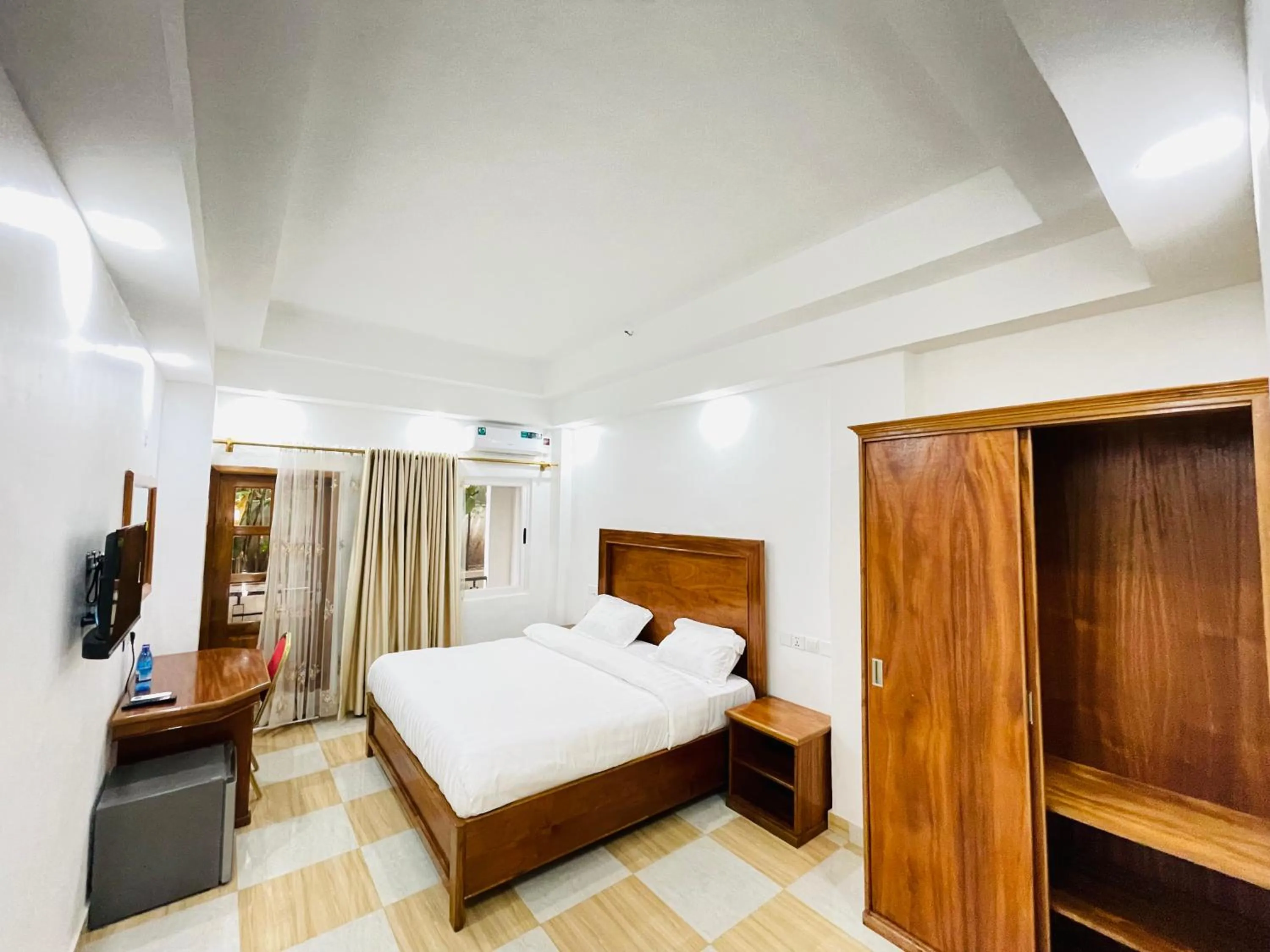 Pulickal Heights Hotel