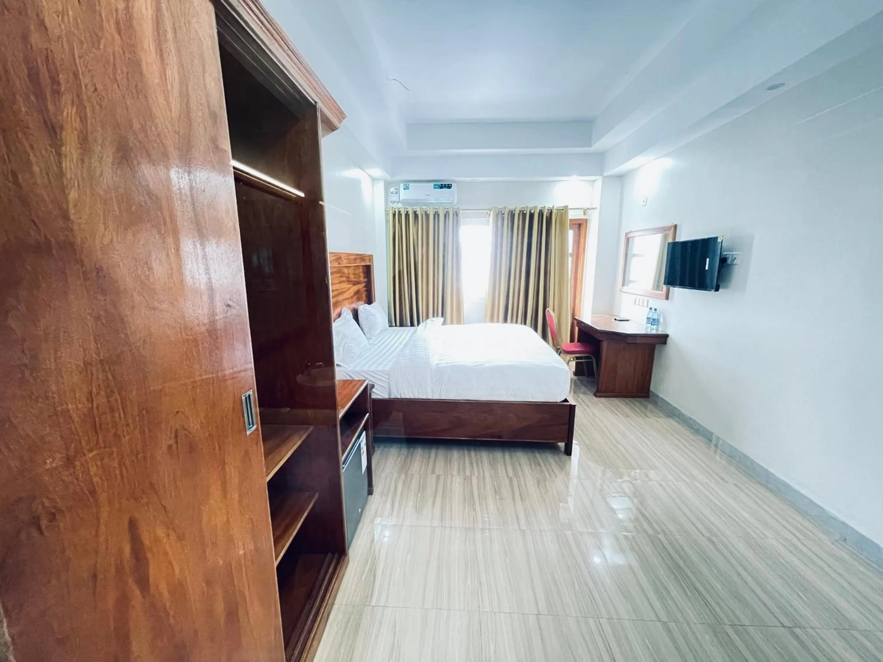 Pulickal Heights Hotel