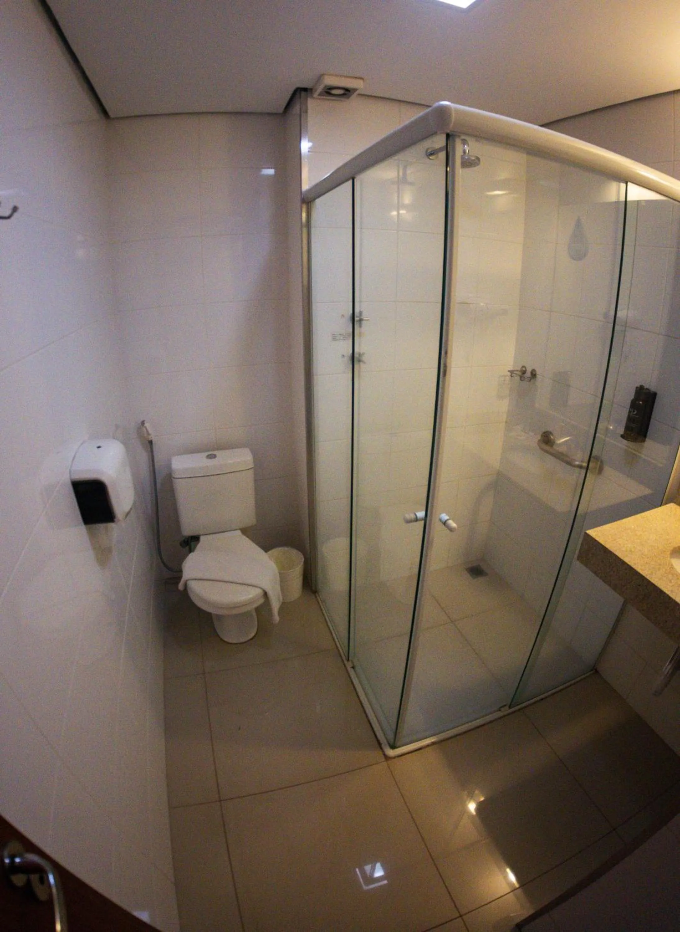 Bathroom in Ipe Center Hotel