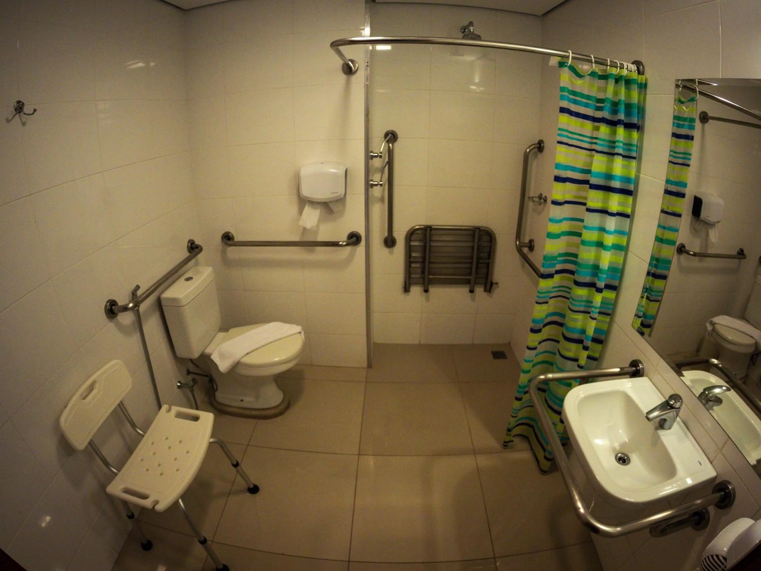 Bathroom in Ipe Center Hotel