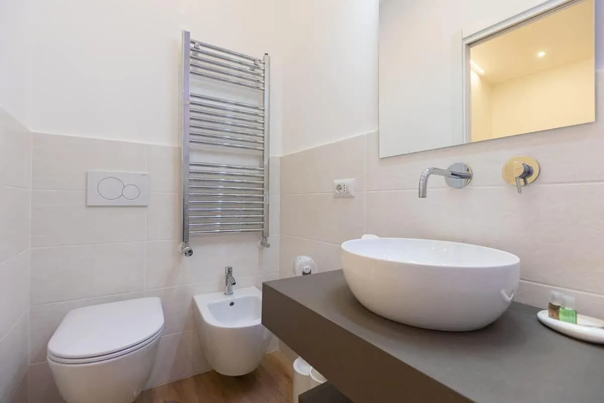 Colosseum Holidays - Three-Bedroom Apartment