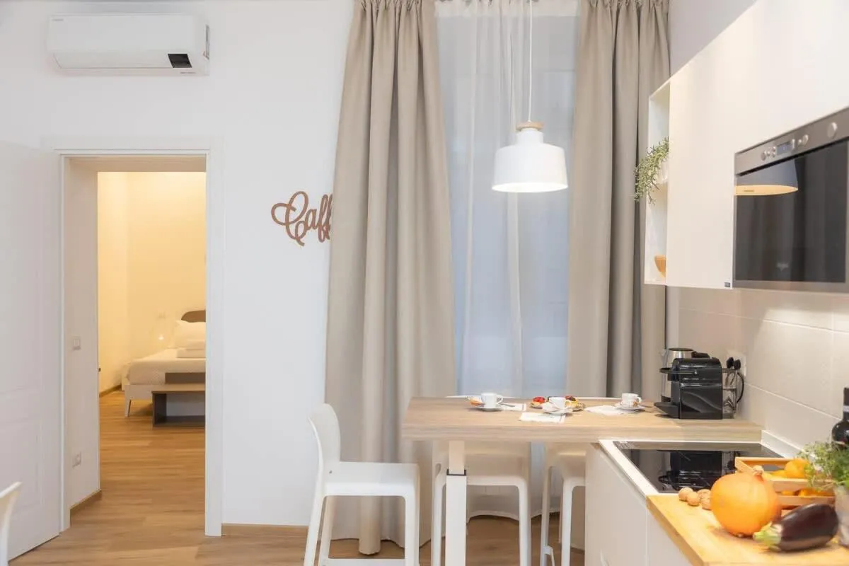 Colosseum Holidays - Three-Bedroom Apartment