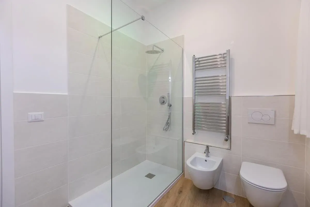 Colosseum Holidays - Three-Bedroom Apartment