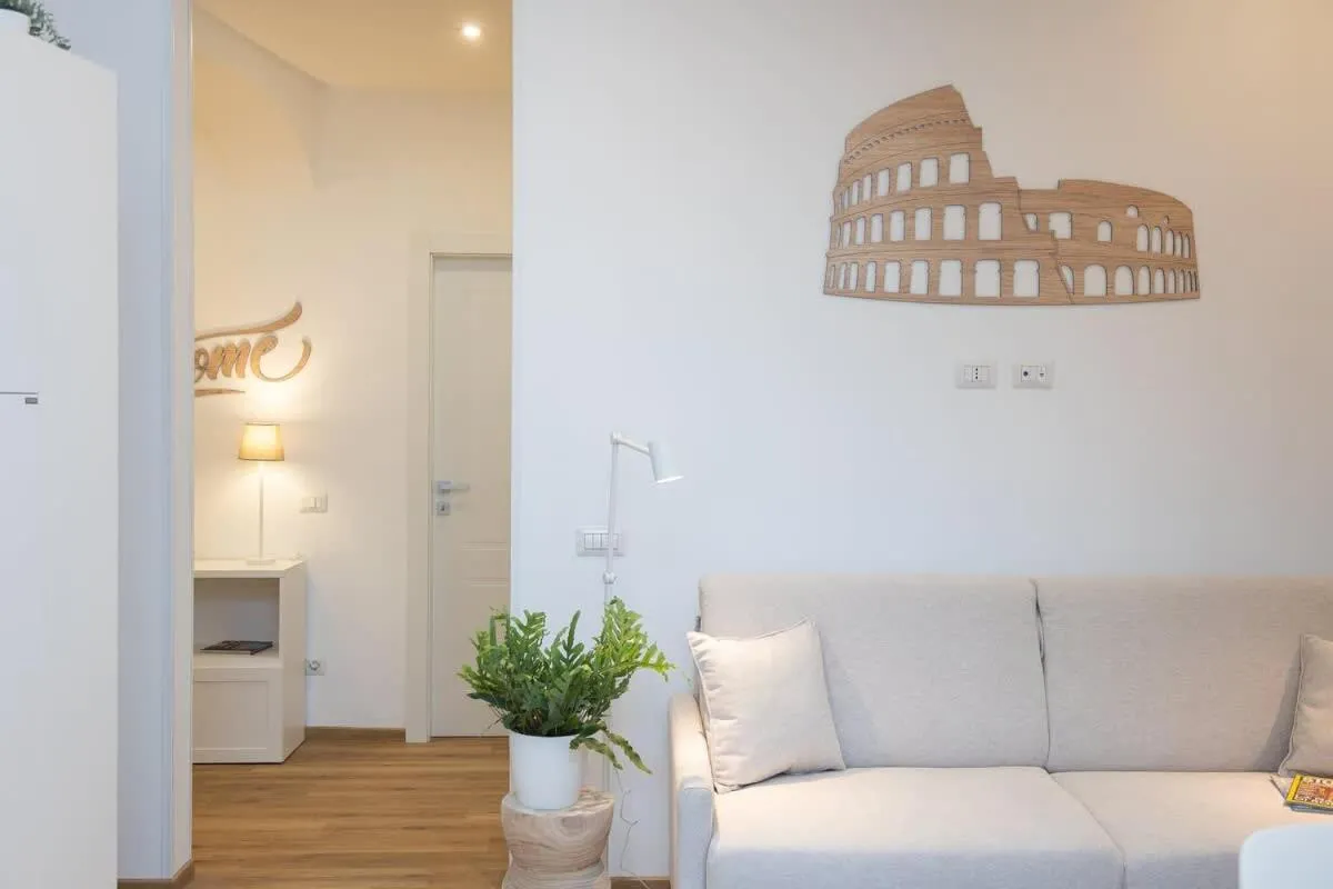 Colosseum Holidays - Three-Bedroom Apartment