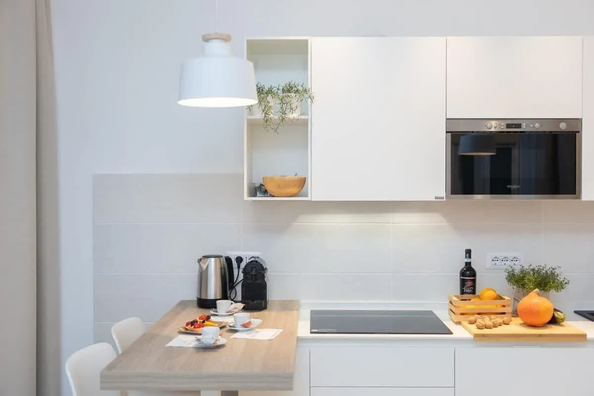 Colosseum Holidays - Three-Bedroom Apartment