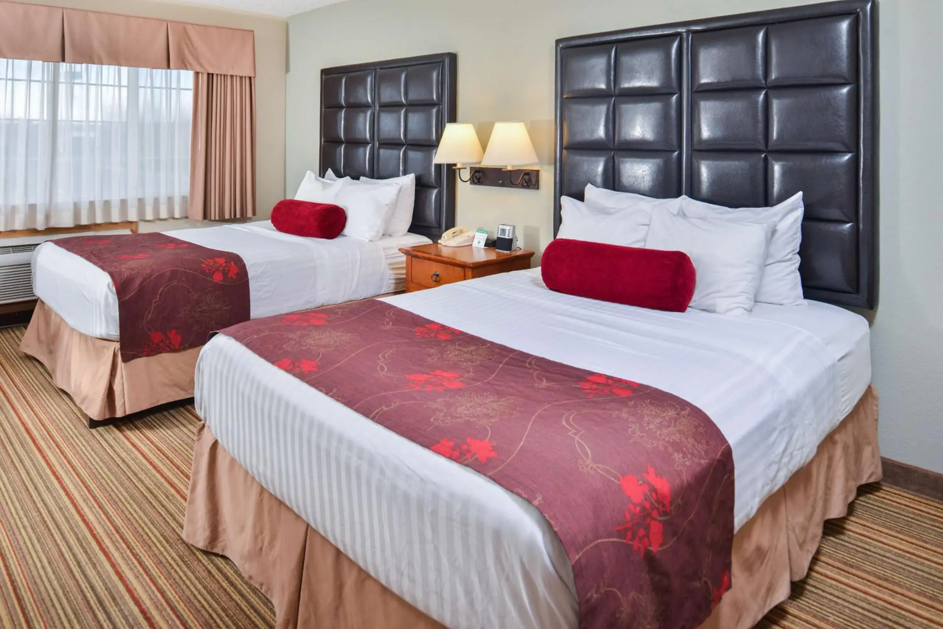 Photo of the whole room, Bed in Best Western Plus Rama Inn Photo of the whole room, Bed in Best Western Plus Rama Inn