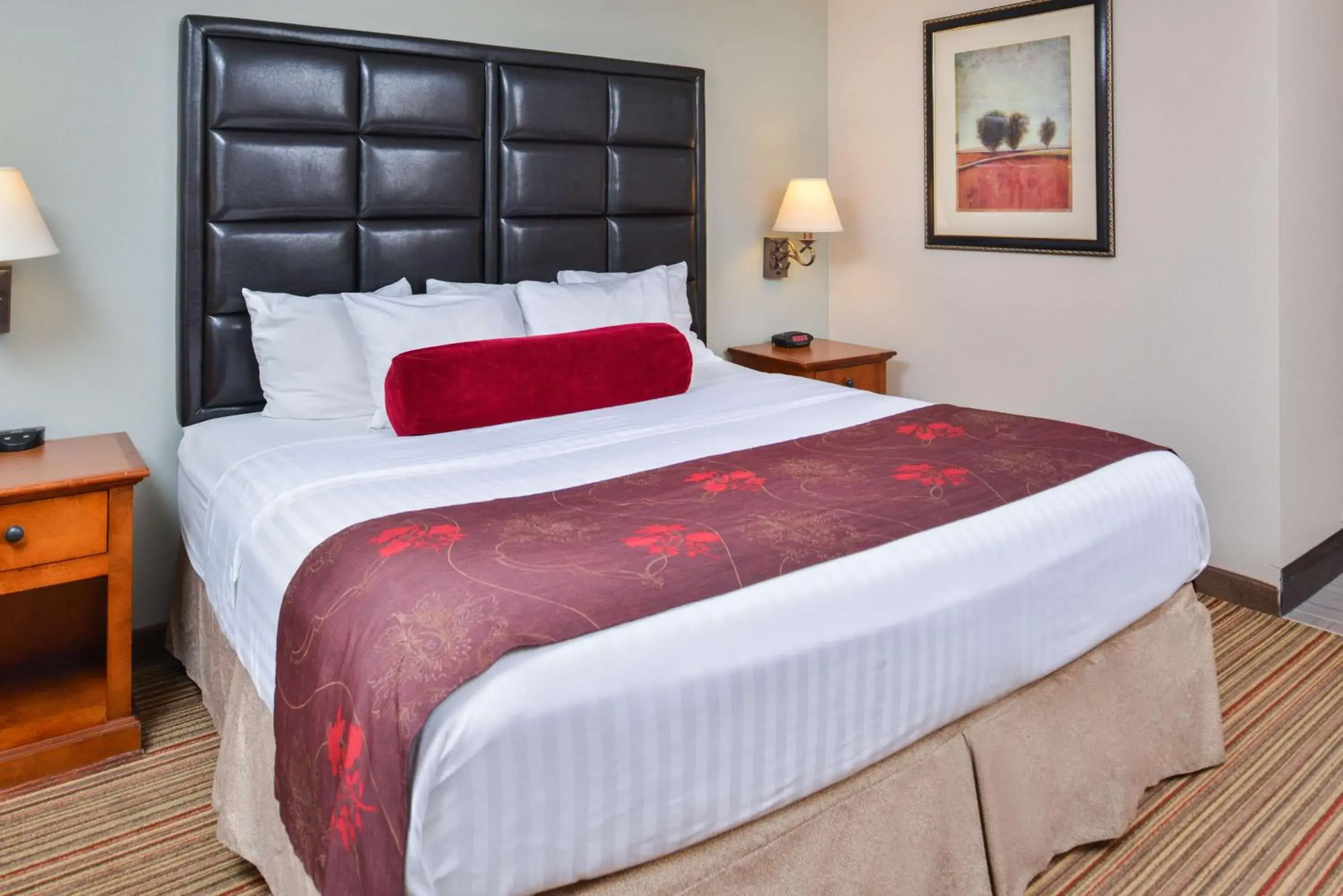 Photo of the whole room, Bed in Best Western Plus Rama Inn Photo of the whole room, Bed in Best Western Plus Rama Inn