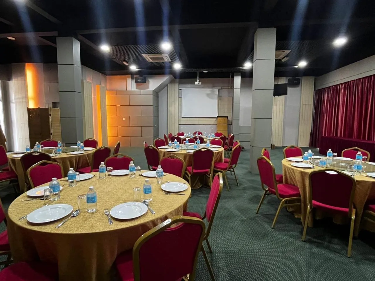 Banquet/Function facilities in Paragon Lutong Hotel