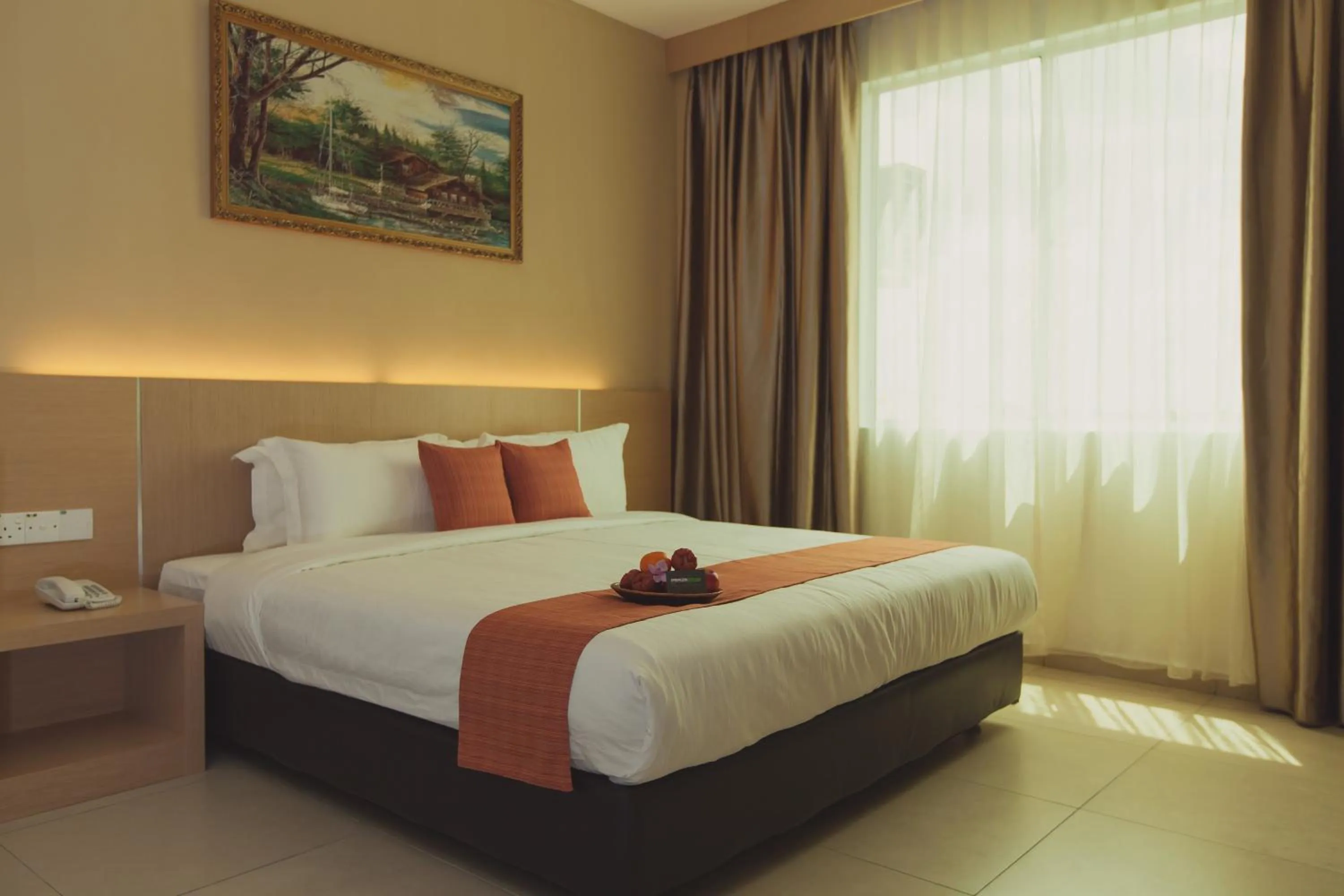 Bedroom, Bed in Paragon Lutong Hotel