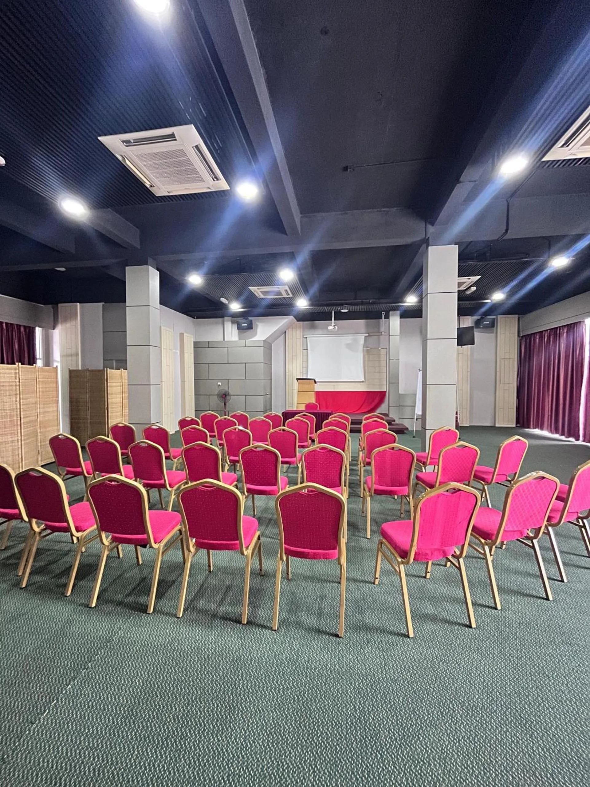 Banquet/Function facilities in Paragon Lutong Hotel