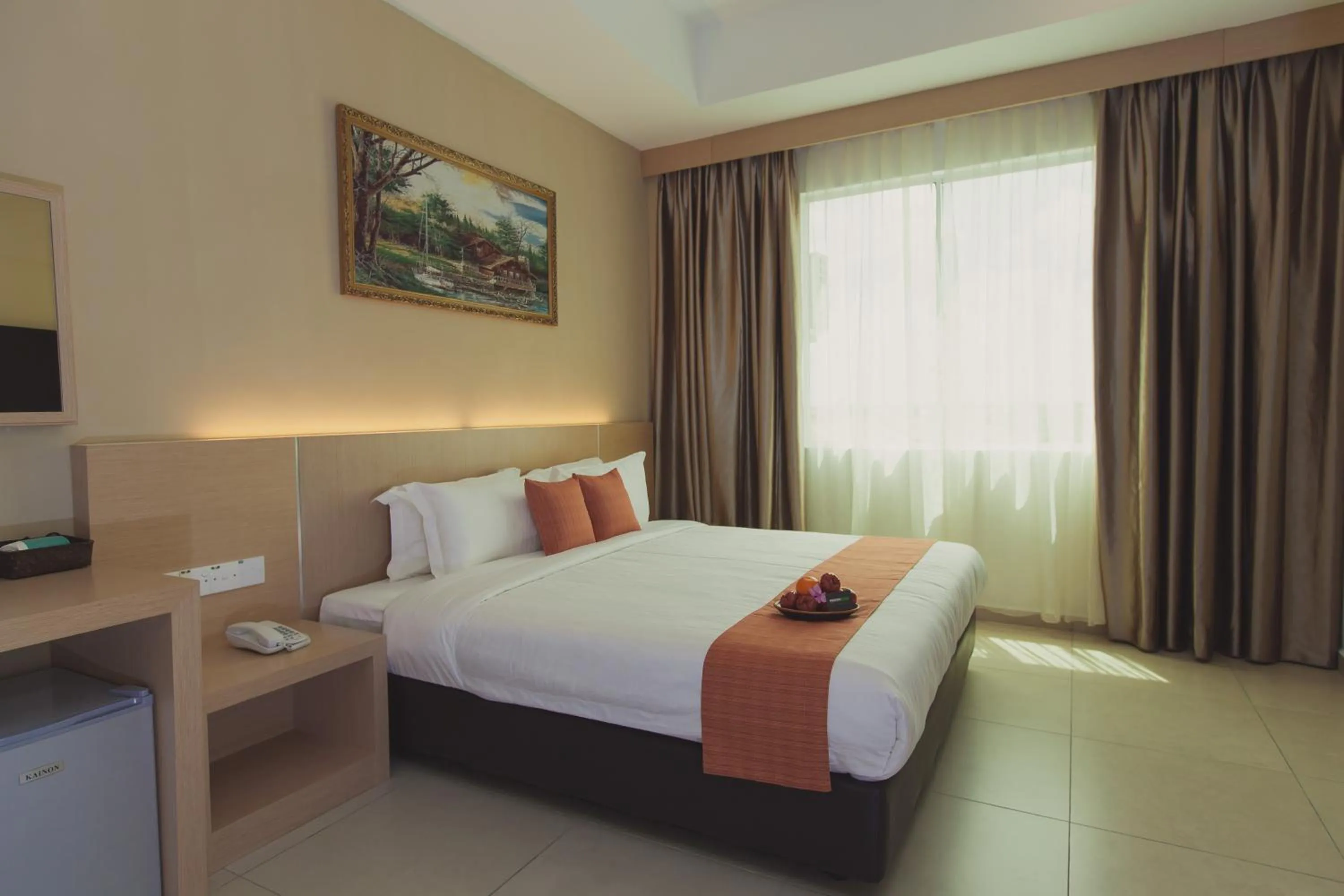 Bedroom, Bed in Paragon Lutong Hotel