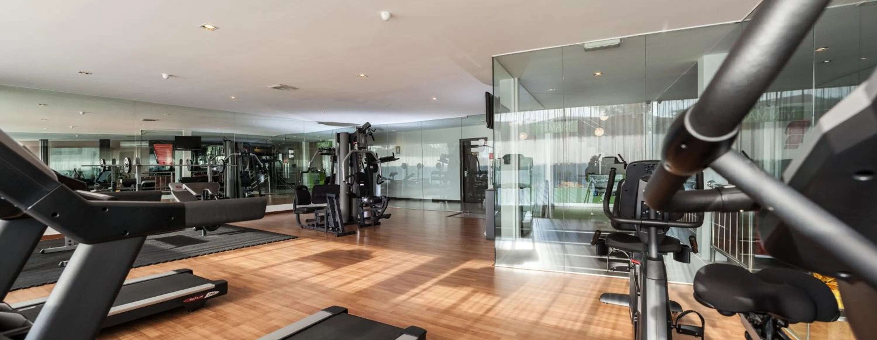Fitness centre/facilities in Paragon Lutong Hotel