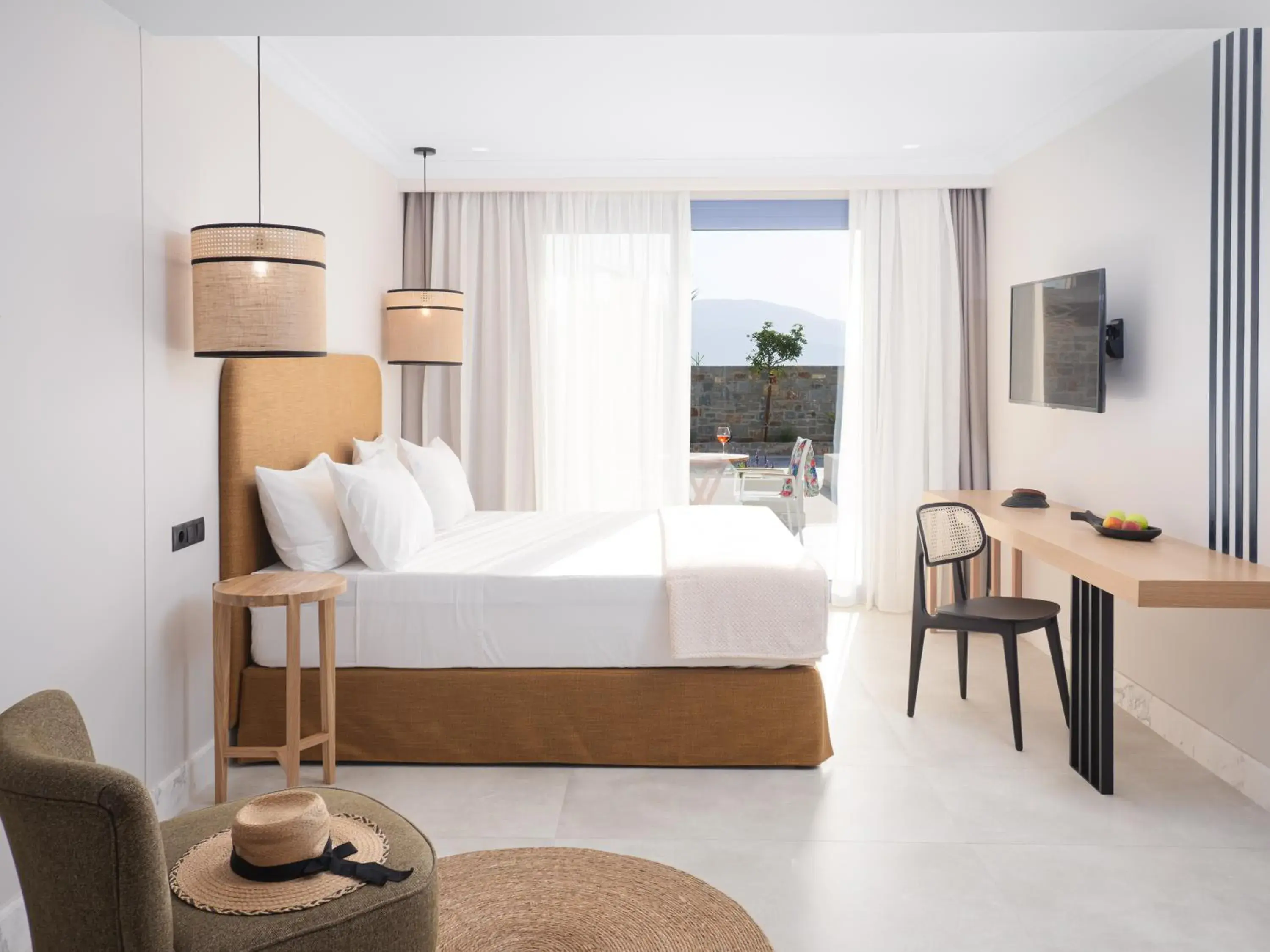 Suite with Terrace and Garden View in Pyrgos Blue Suite with Terrace and Garden View in Pyrgos Blue