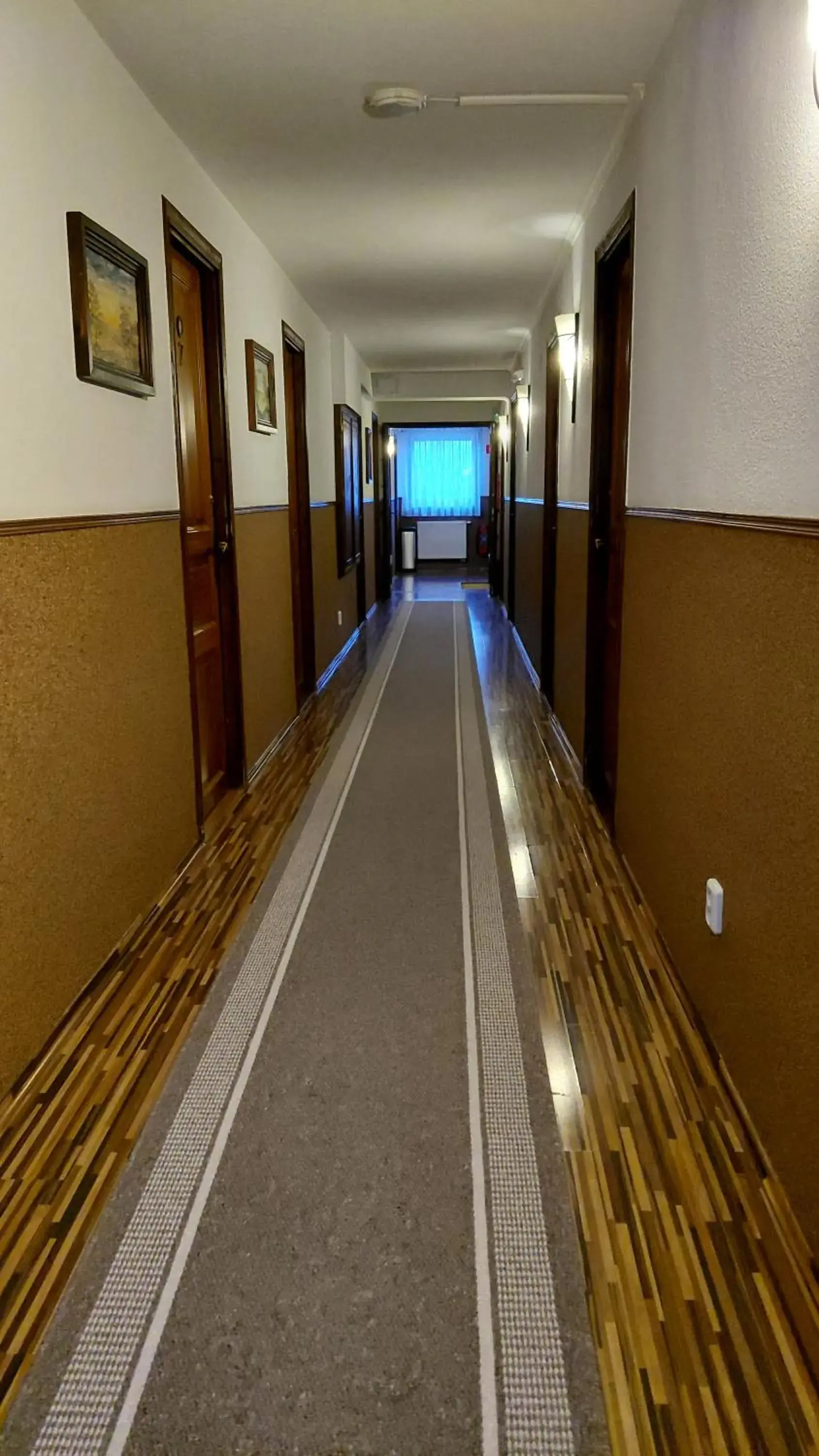 Twin Room with Extra Bed in Motel M Twin Room with Extra Bed in Motel M