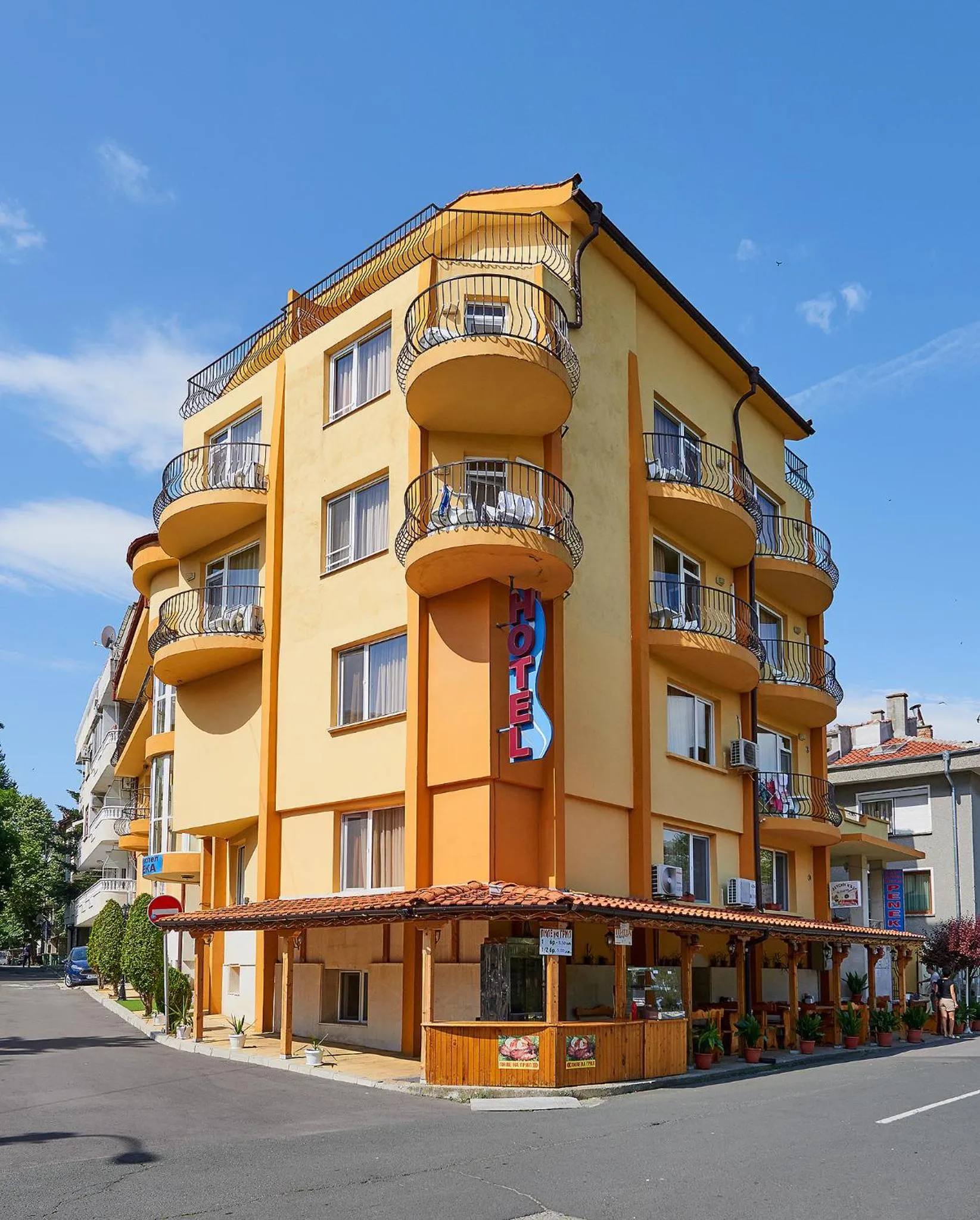 Peneka Hotel