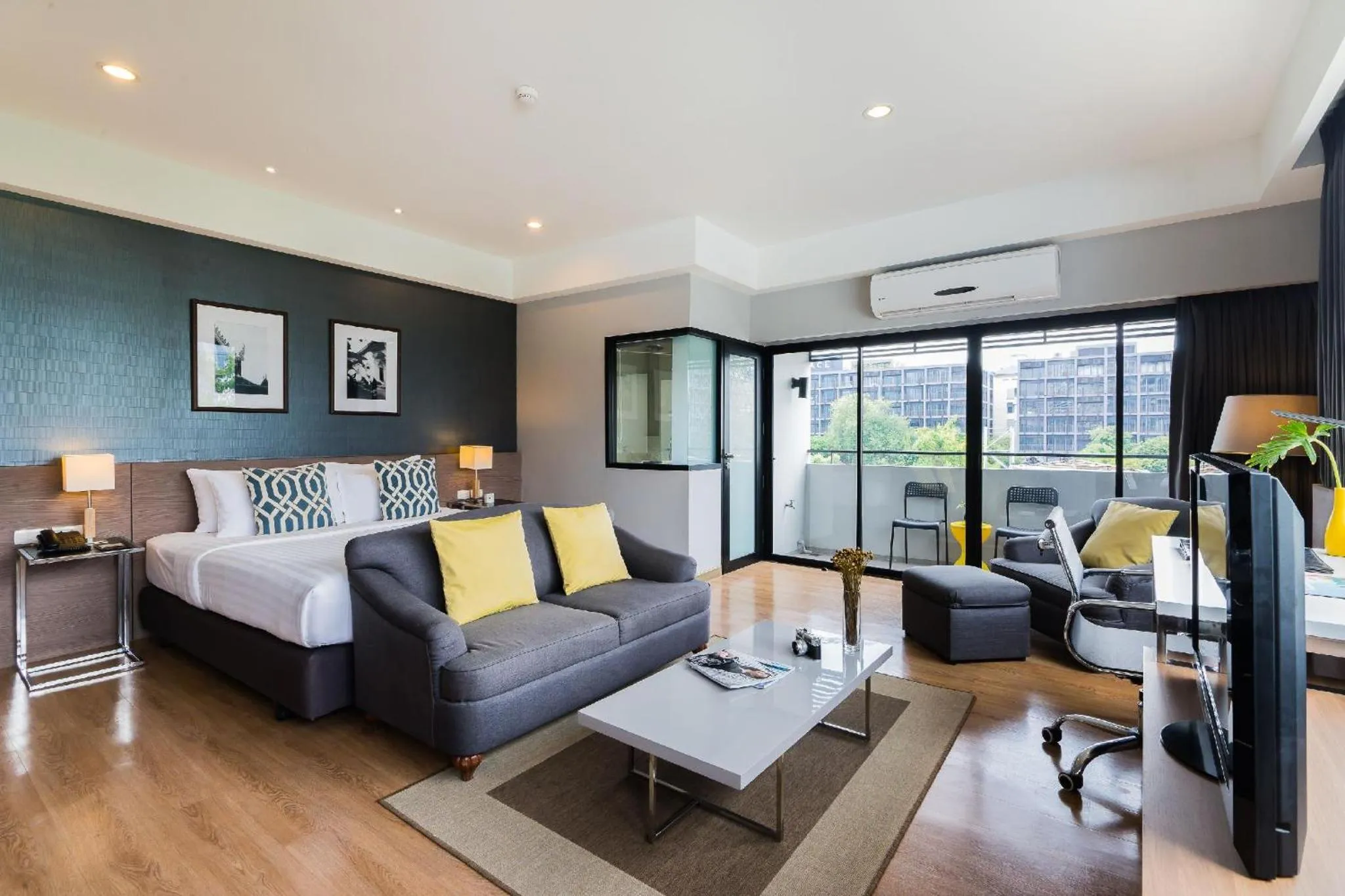 Bed in Alt Hotel Nana by UHG