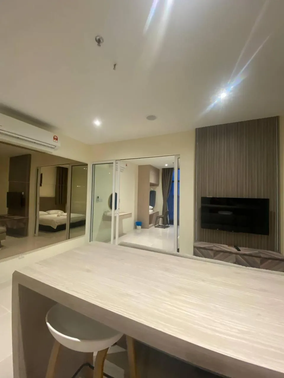 Communal lounge/ TV room in The Shore @ Usanz Heaven Suites