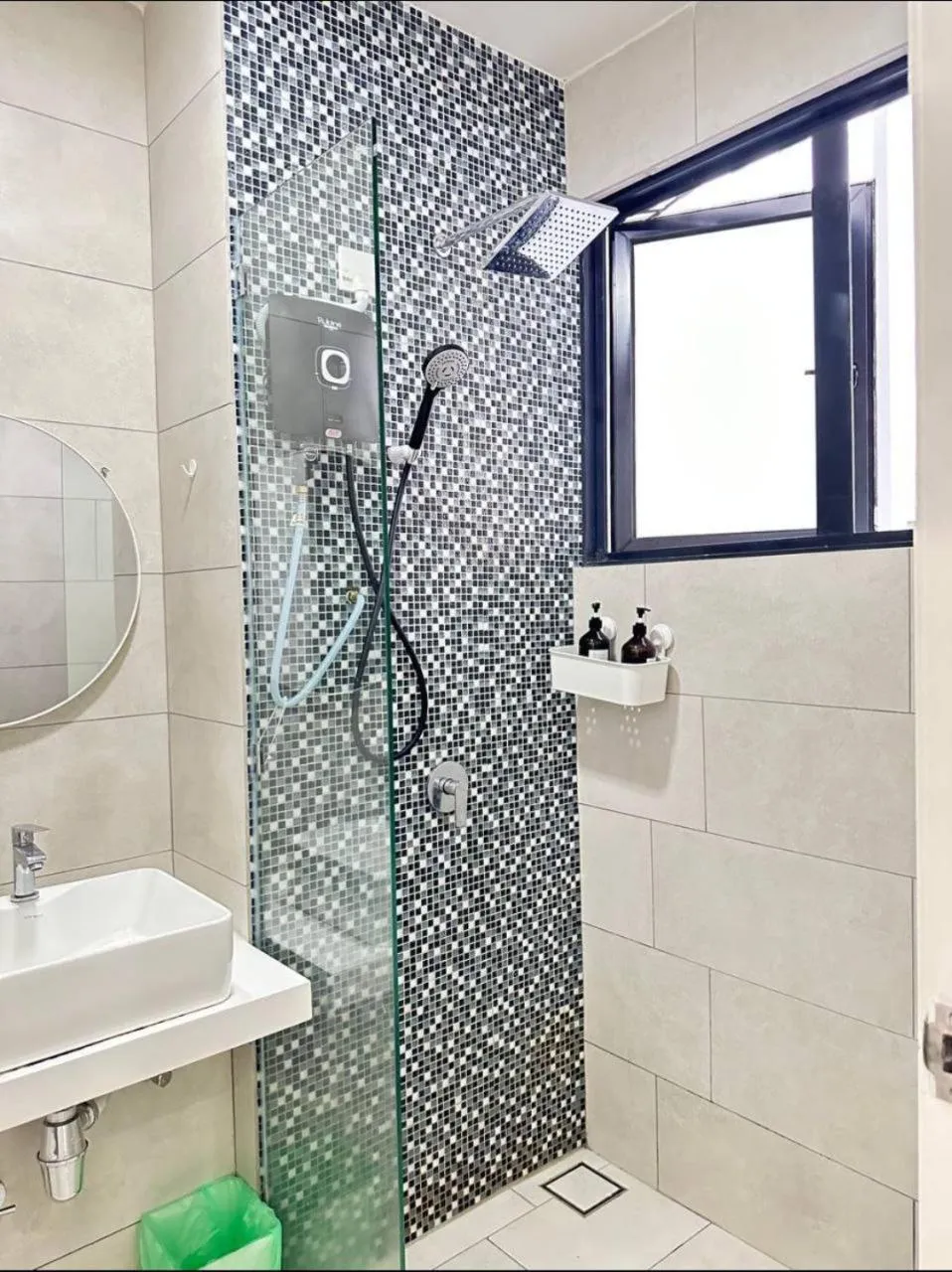 Shower in The Shore @ Usanz Heaven Suites