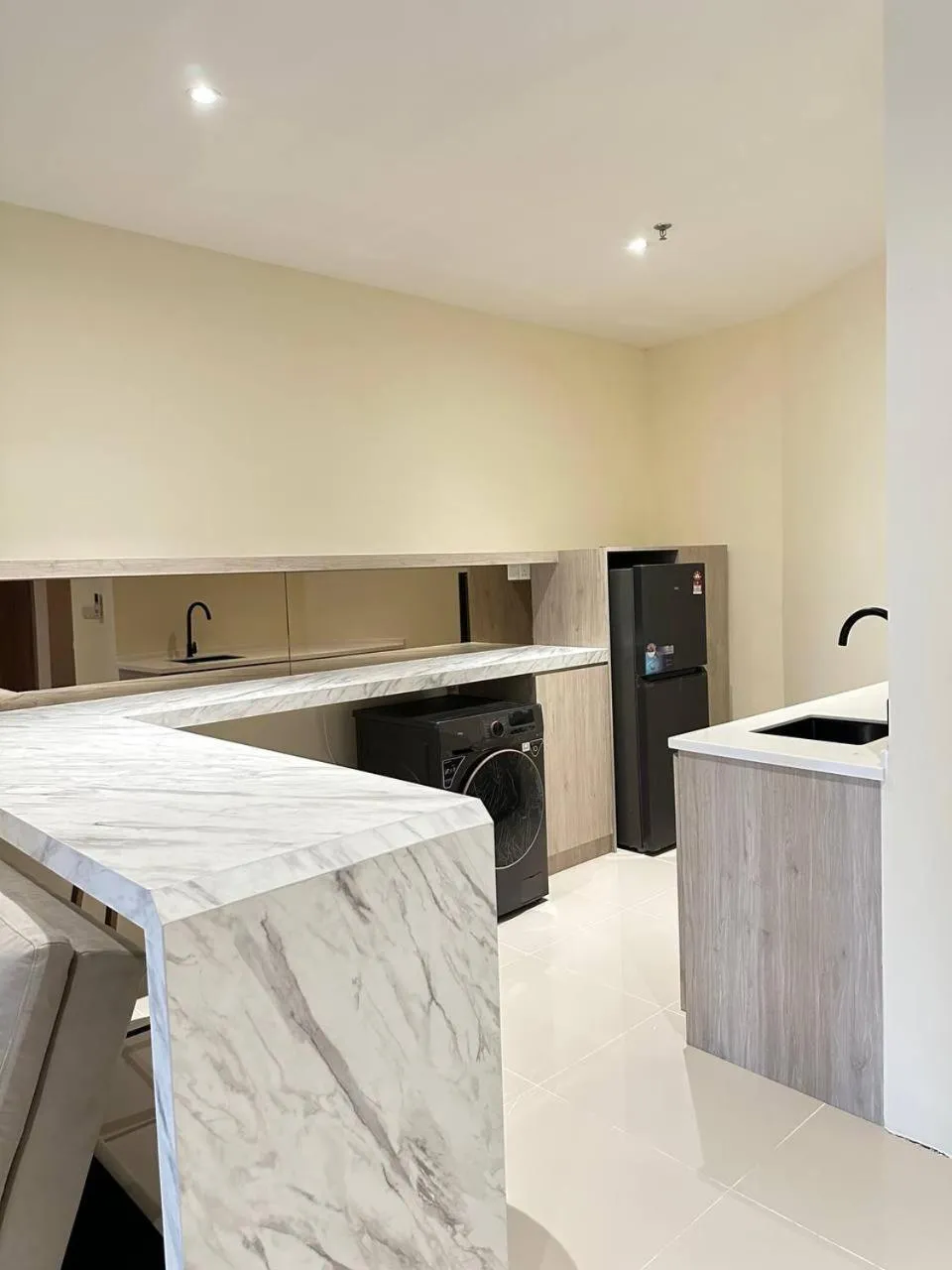 Kitchen or kitchenette in The Shore @ Usanz Heaven Suites