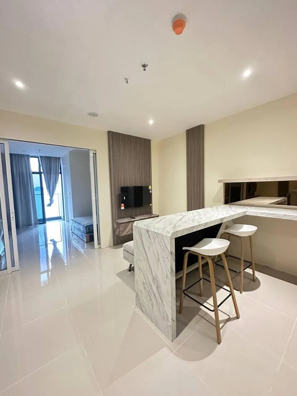 TV and multimedia in The Shore @ Usanz Heaven Suites