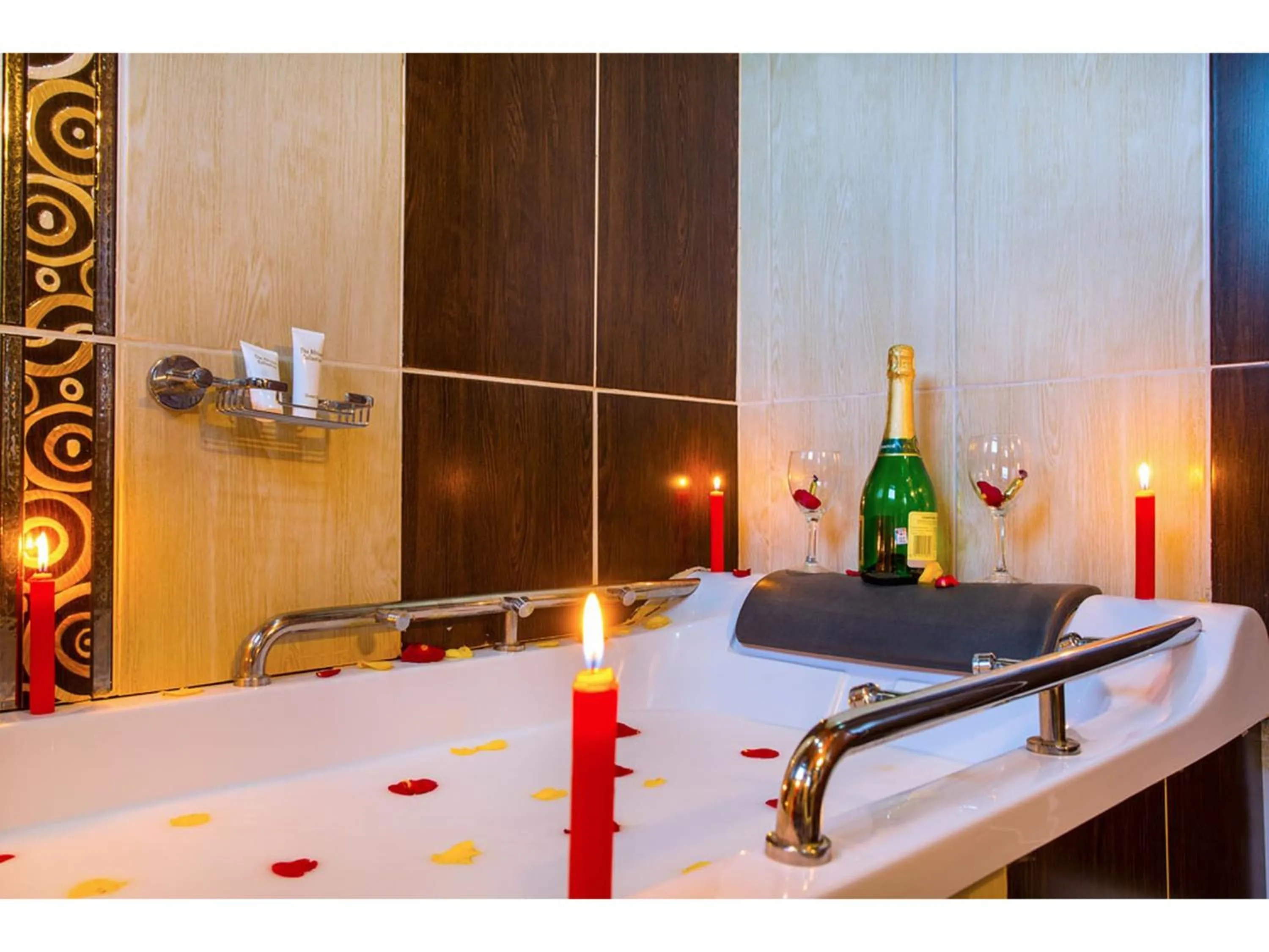 Massage in Wigot Gardens Hotel