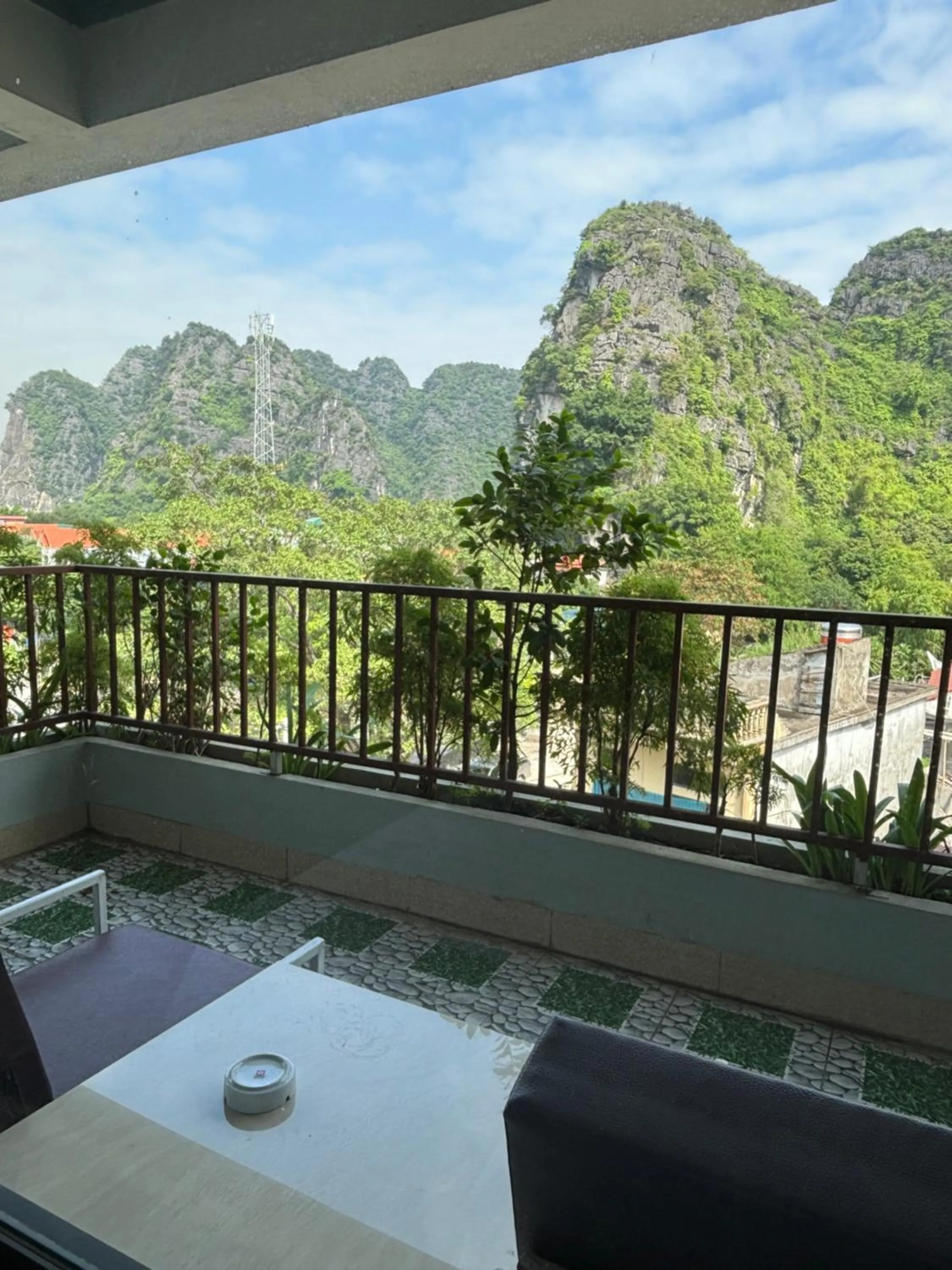 Balcony/Terrace in Limestone View Homestay