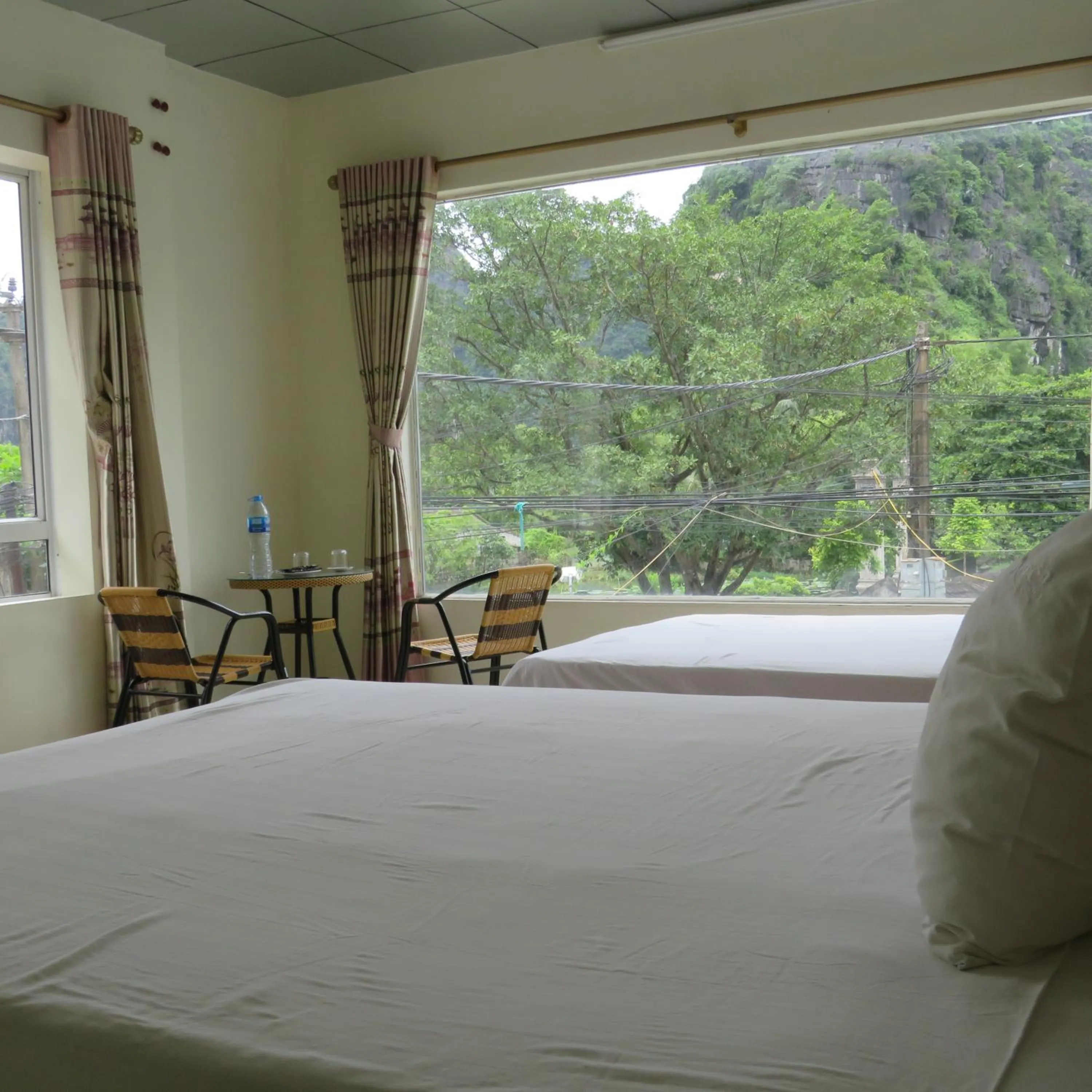 Mountain view, Bed in Limestone View Homestay