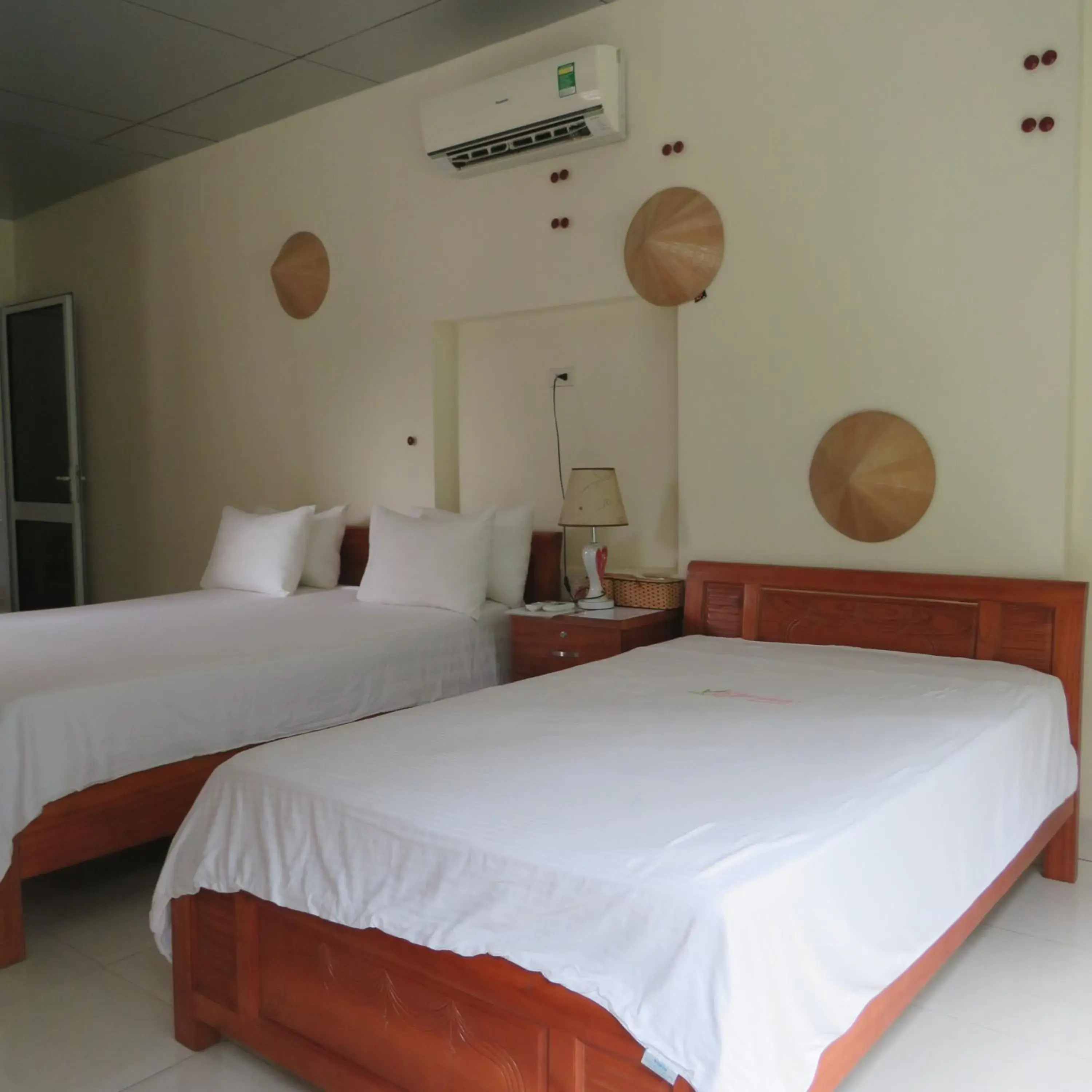 Double Room with Mountain View in Limestone View Homestay Double Room with Mountain View in Limestone View Homestay