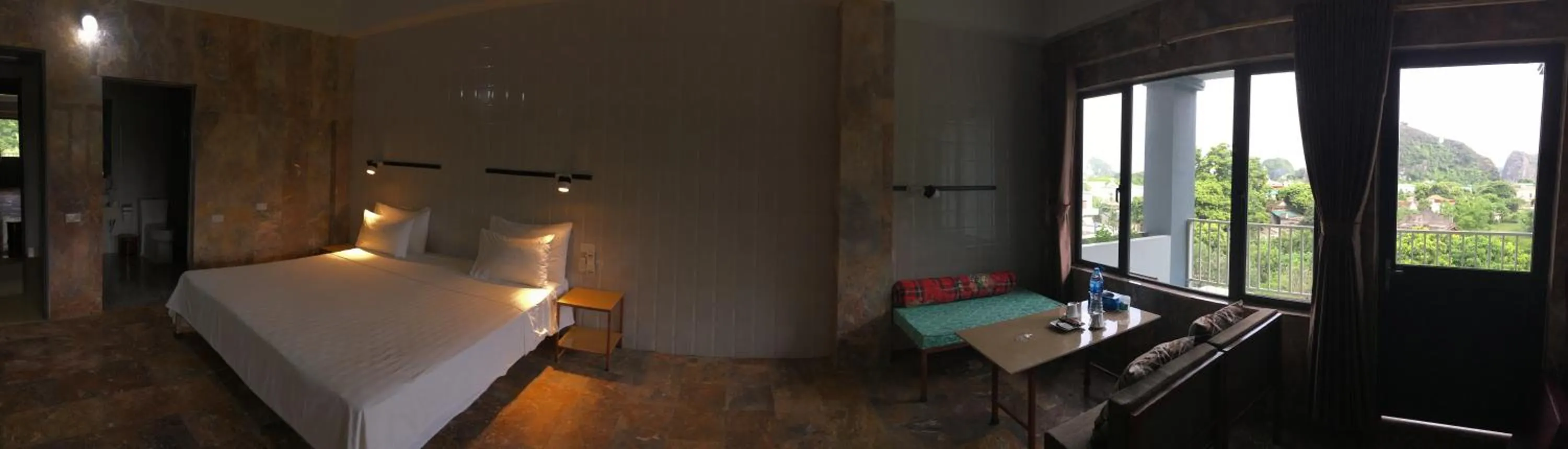 Mountain view, Bed in Limestone View Homestay