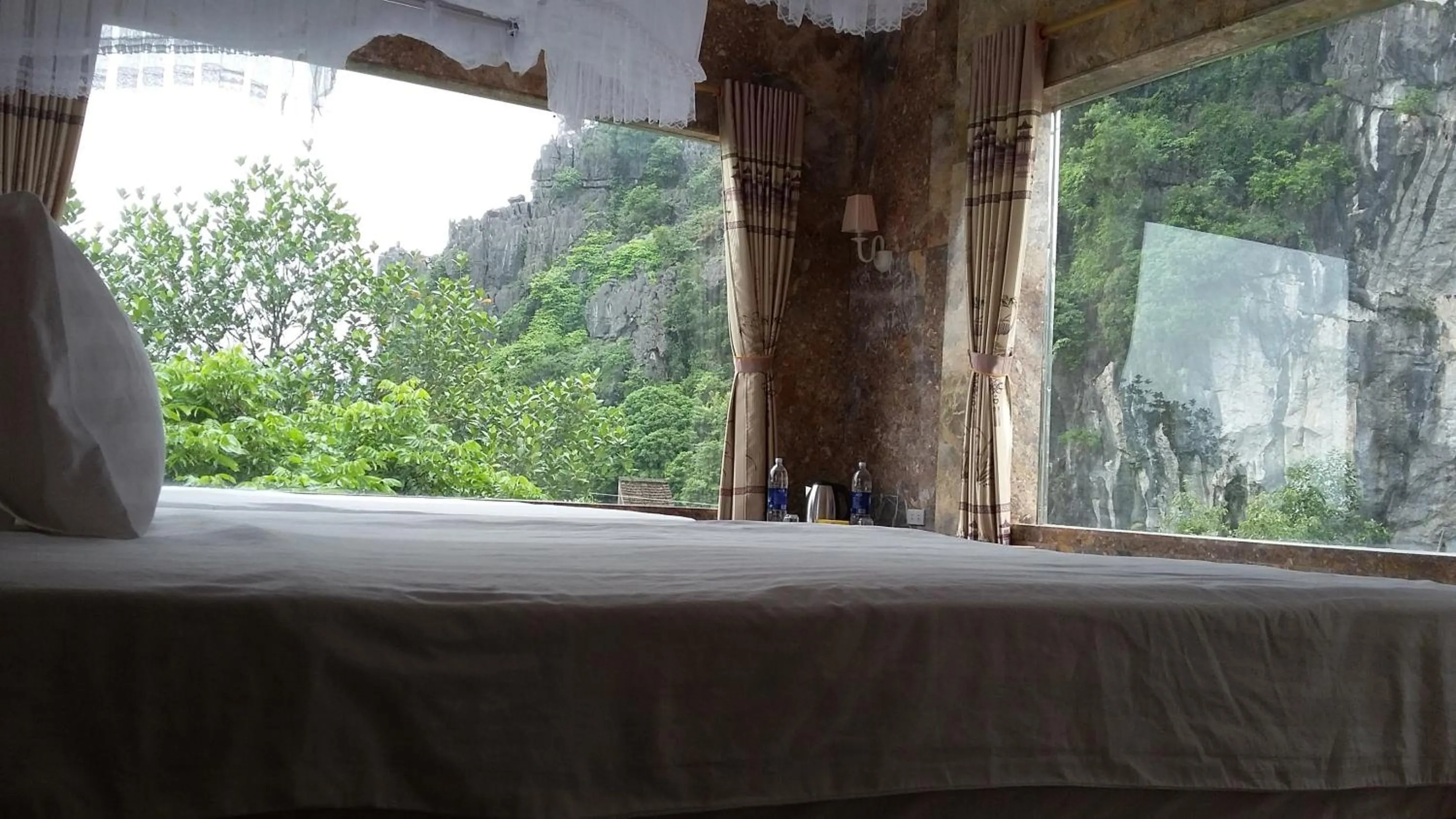 Photo of the whole room, Bed in Limestone View Homestay