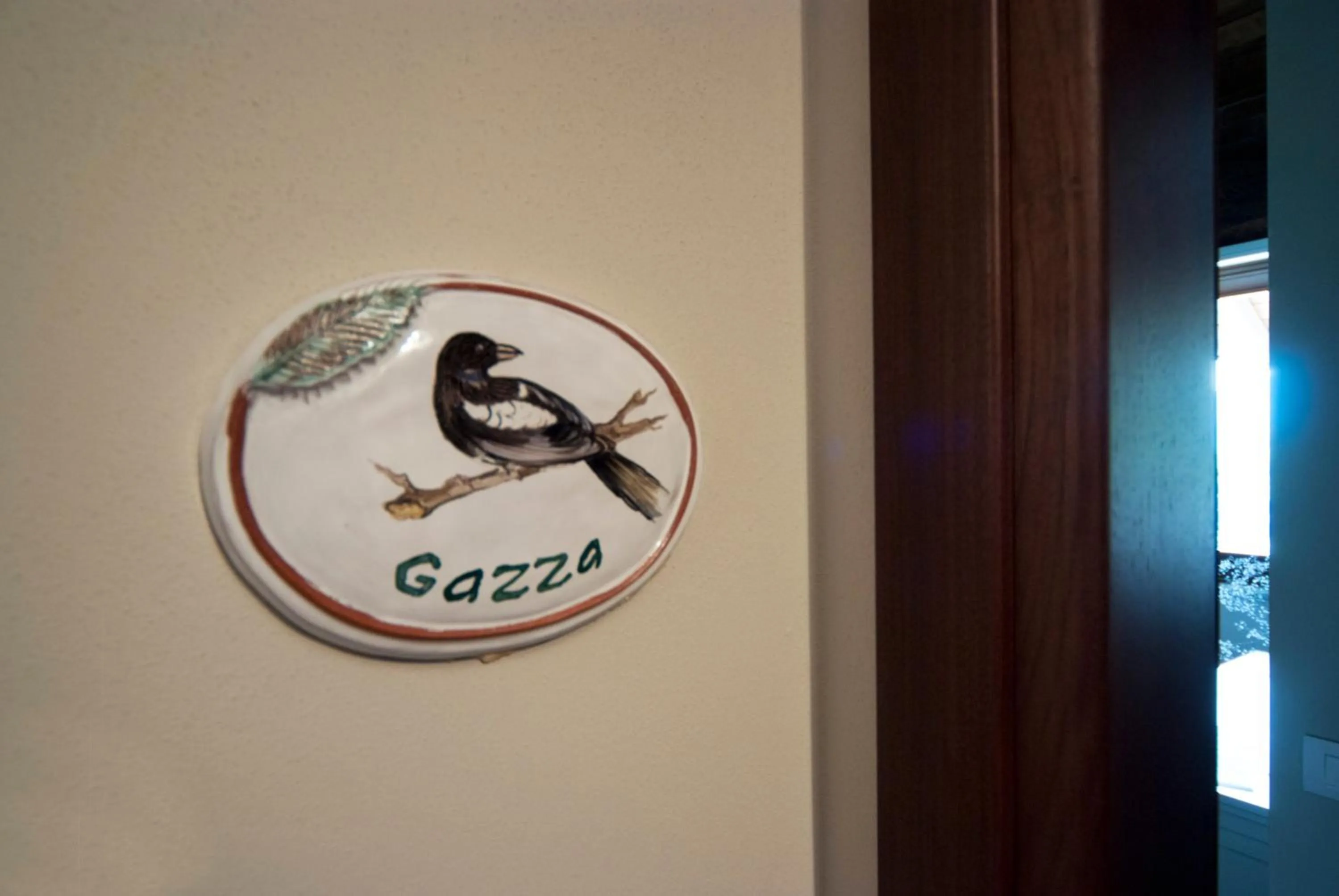 Decorative detail in Il Falco E La Volpe