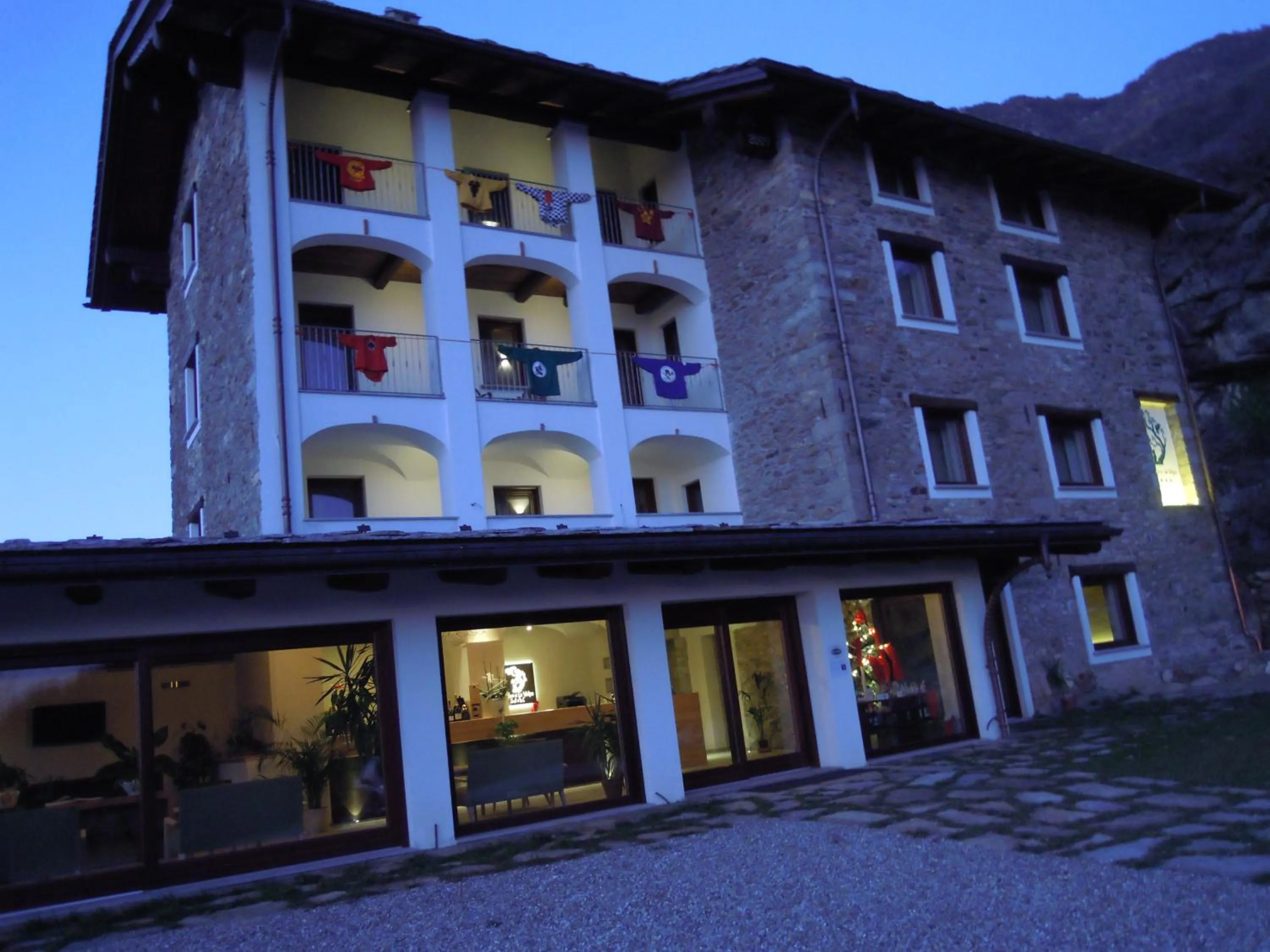 Facade/entrance in Il Falco E La Volpe