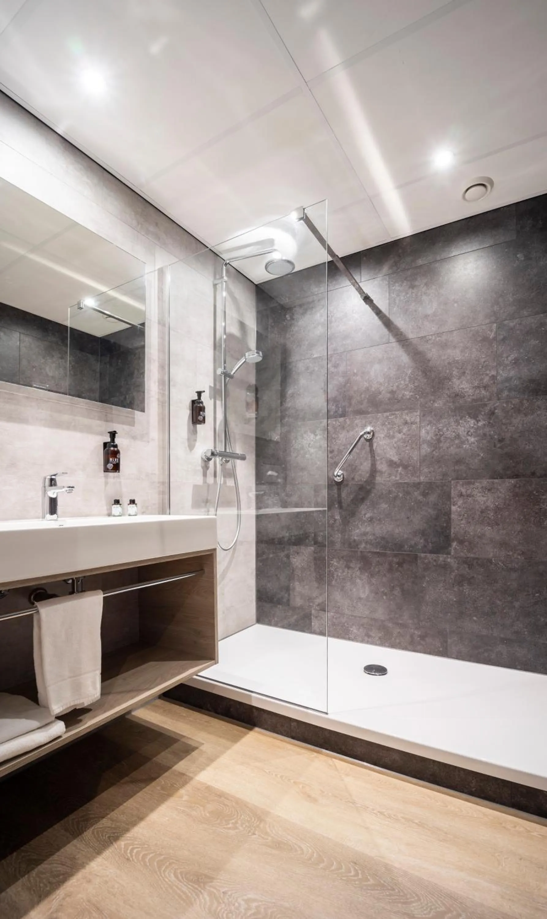 Shower in Fletcher Hotel Restaurant Doorwerth - Arnhem