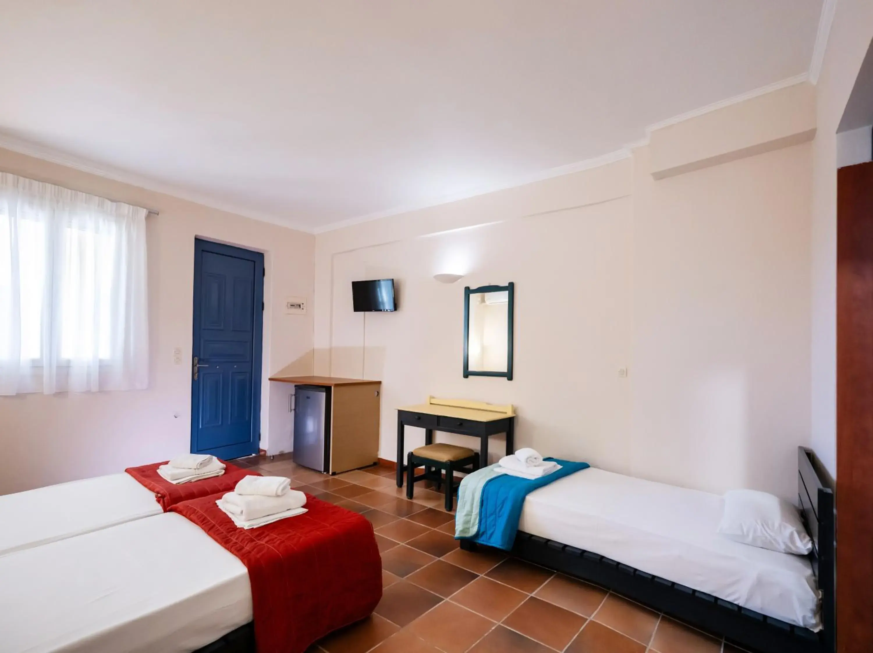 Economy Triple Room in Ionio Hotel Economy Triple Room in Ionio Hotel
