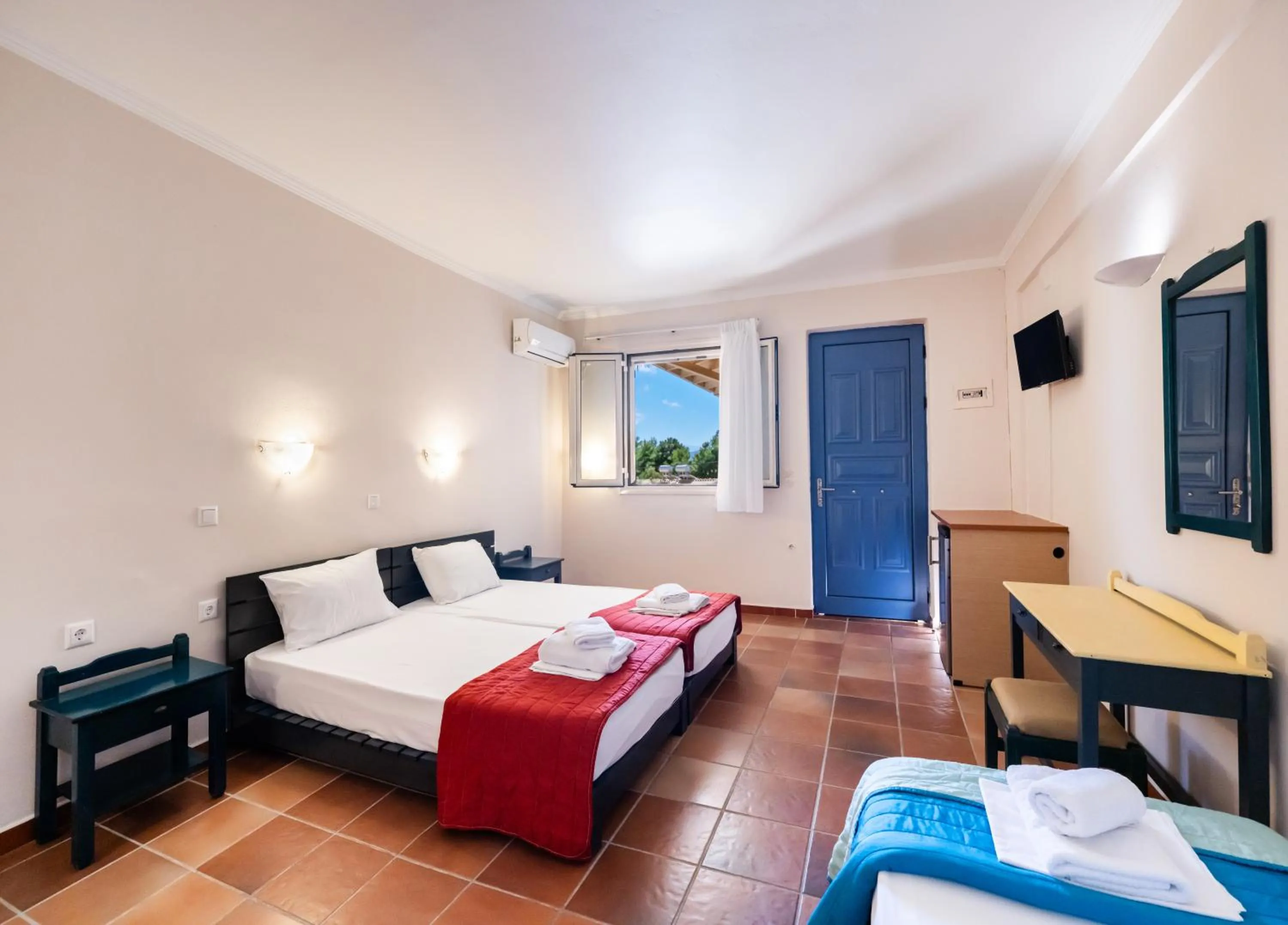 Photo of the whole room in Ionio Hotel