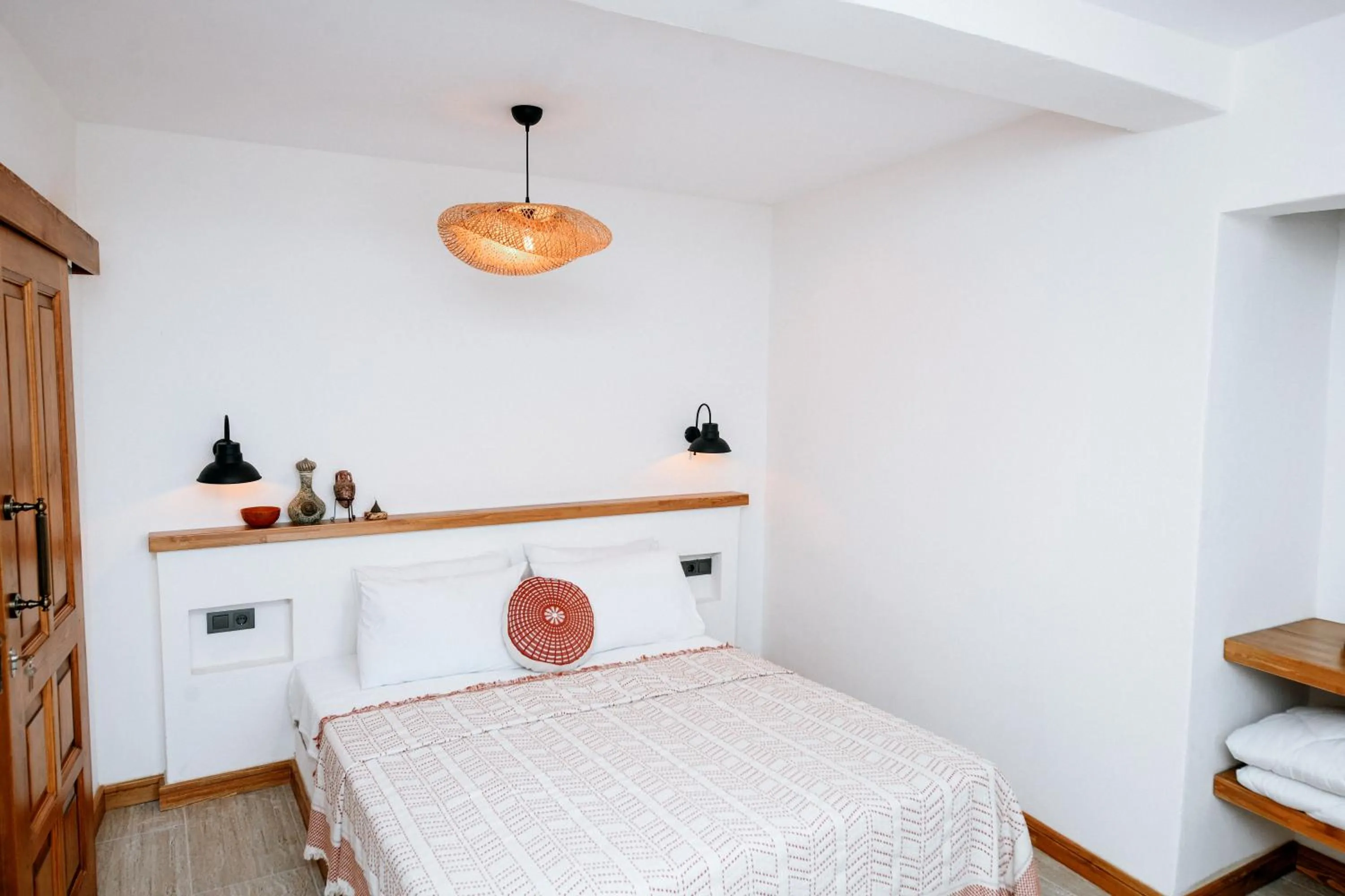 Bed in Kallinos Boutique Hotel