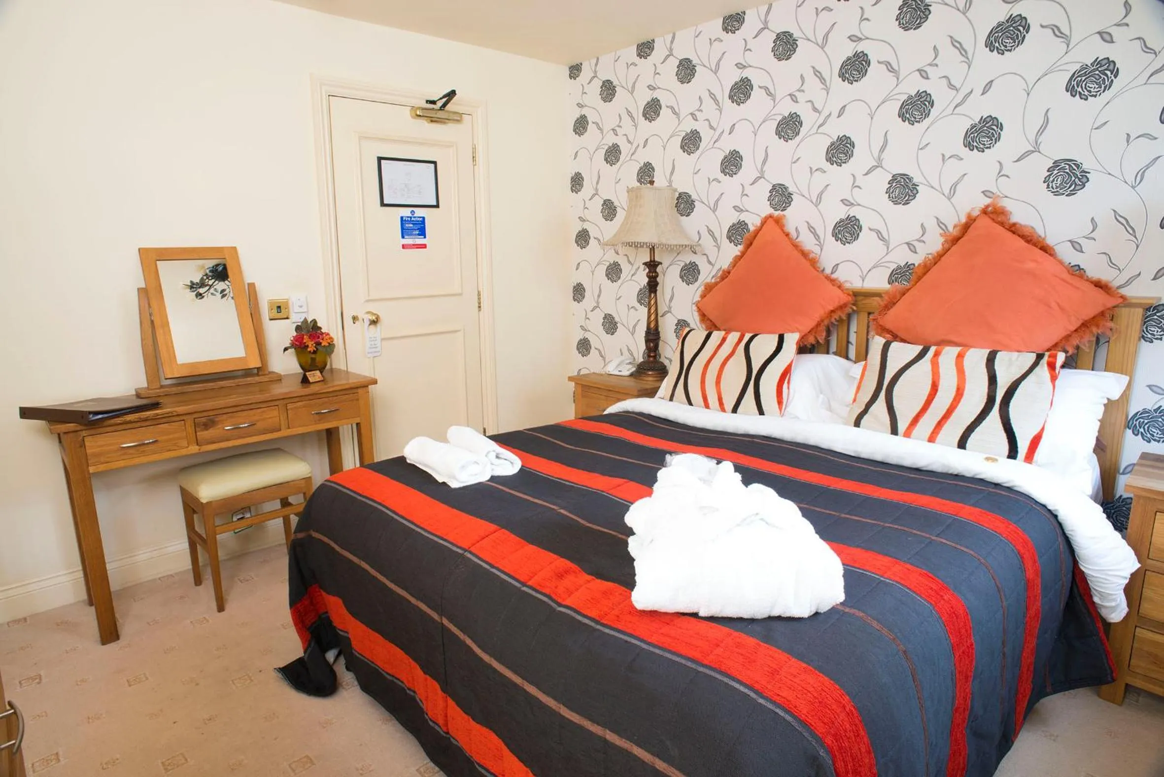 Bedroom, Bed in The Angel Hotel