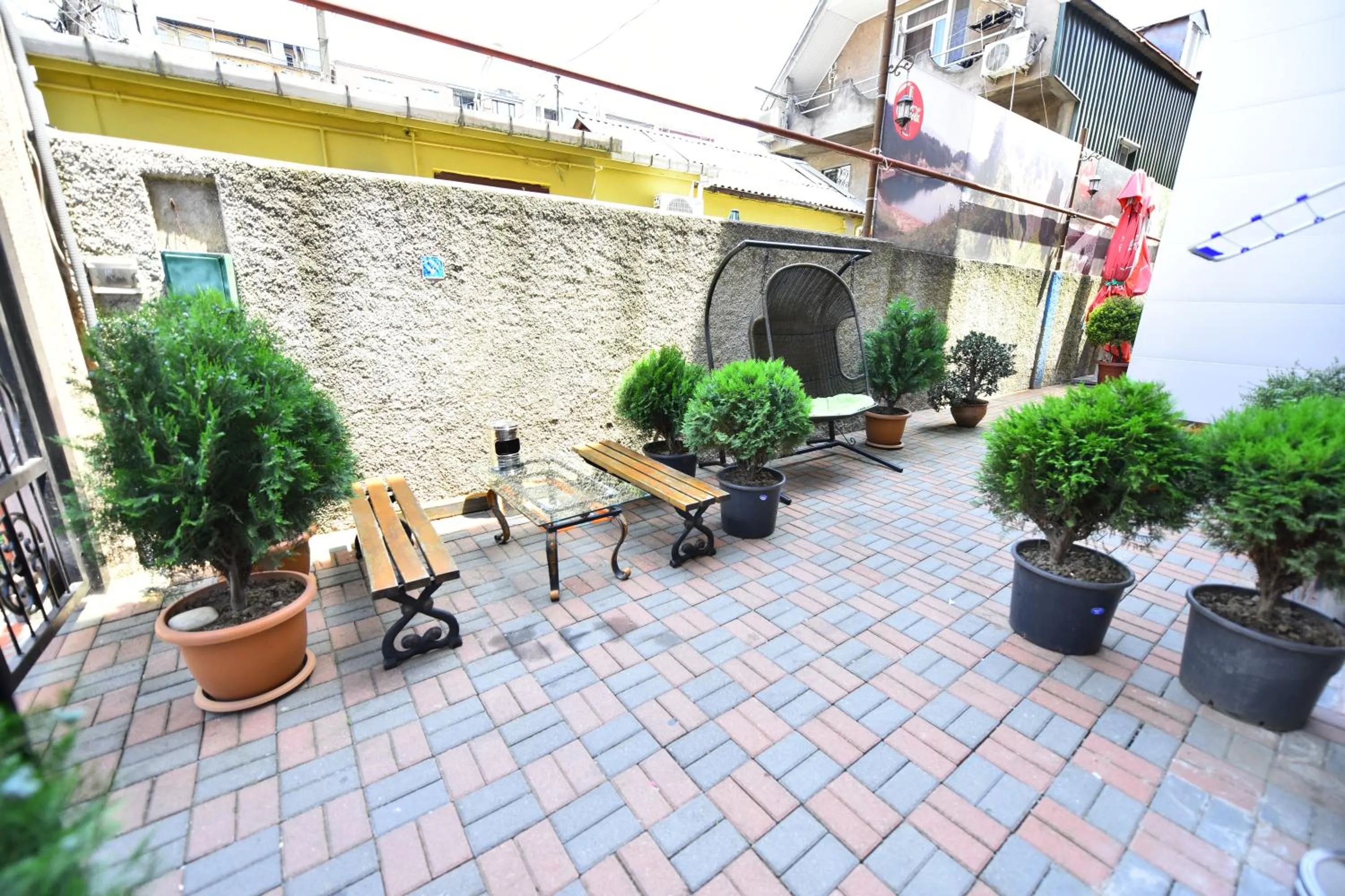 Garden in Hotel Phaliashvili