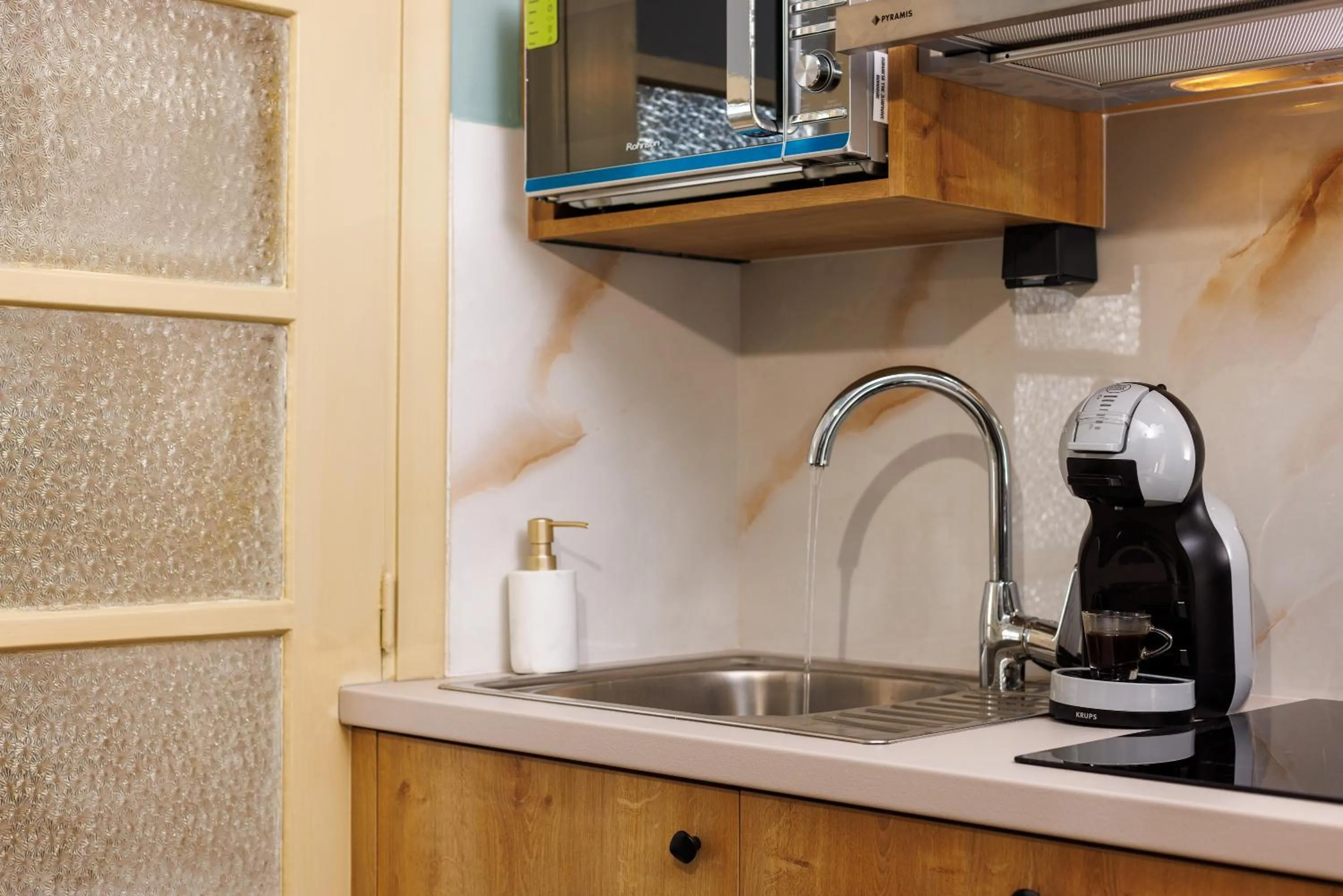 Coffee/tea facilities in Cathedral Suites