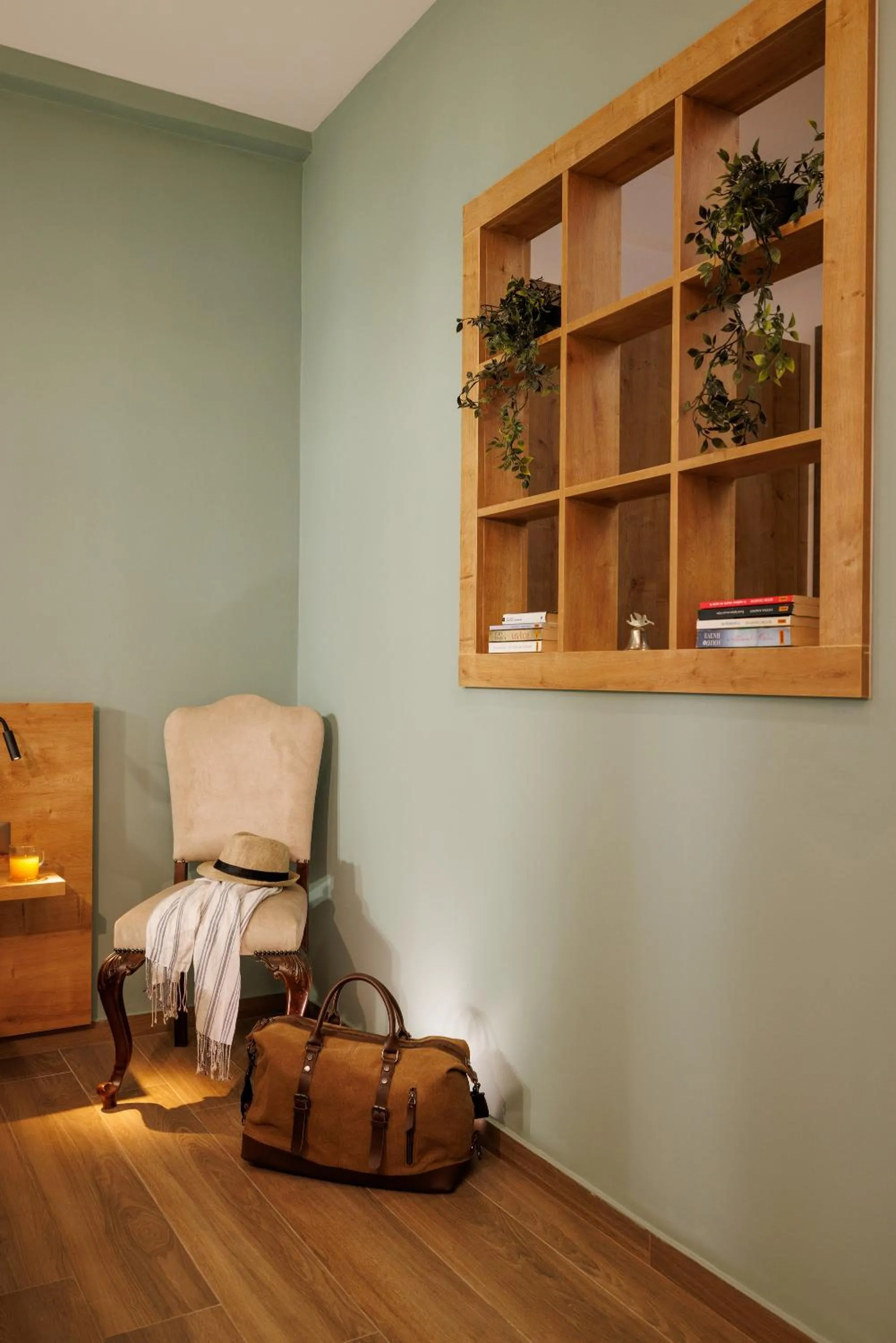 Library in Cathedral Suites