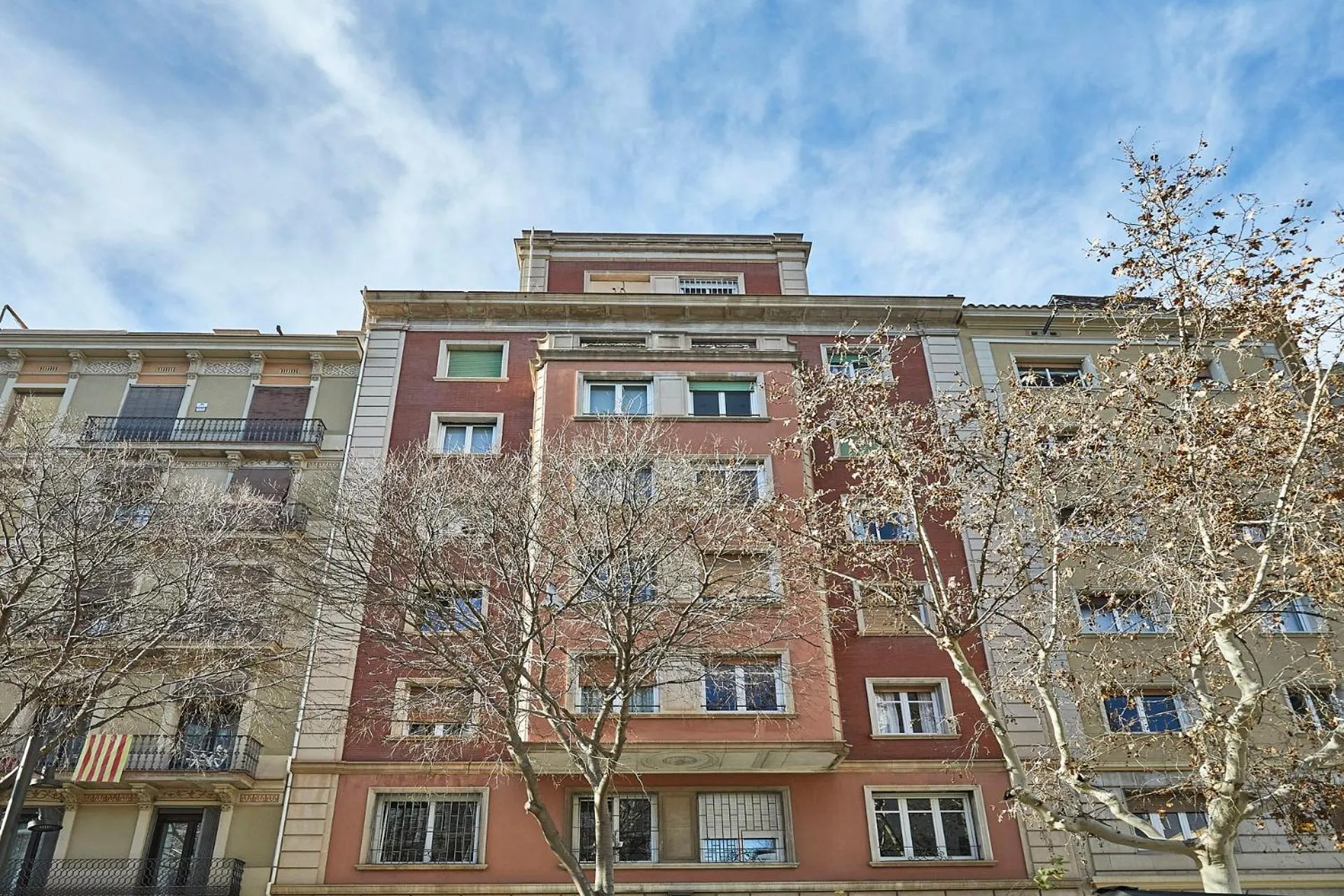 Property building in BBarcelona Central Eixample Flat