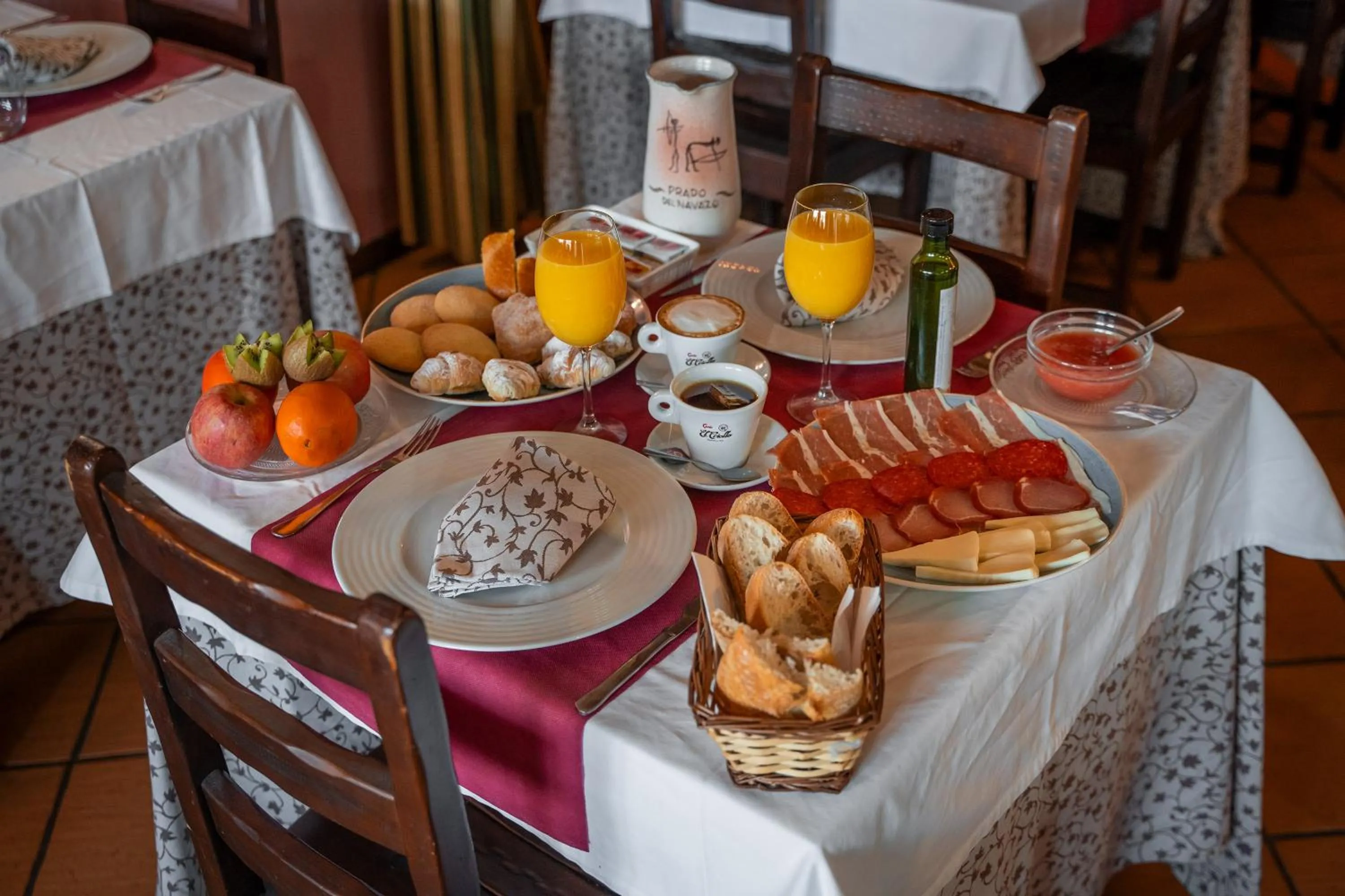 Hotel - Restaurante Prado Del Navazo