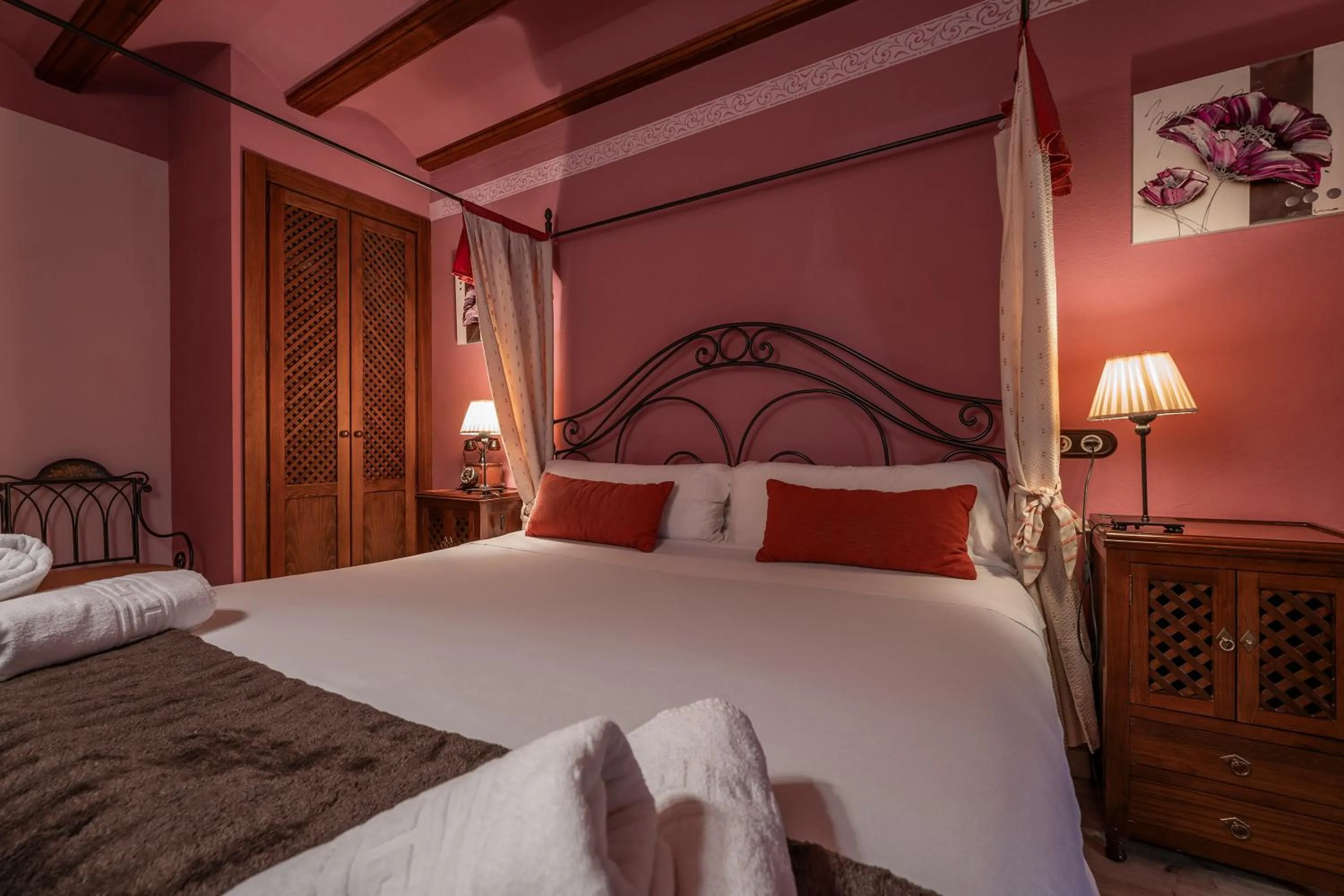 Bed in Hotel - Restaurante Prado Del Navazo