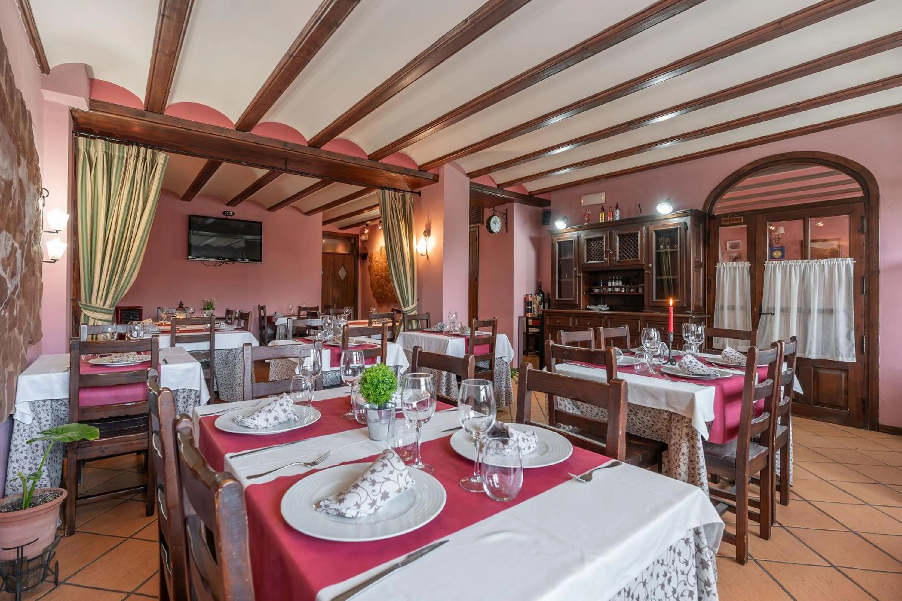 Hotel - Restaurante Prado Del Navazo