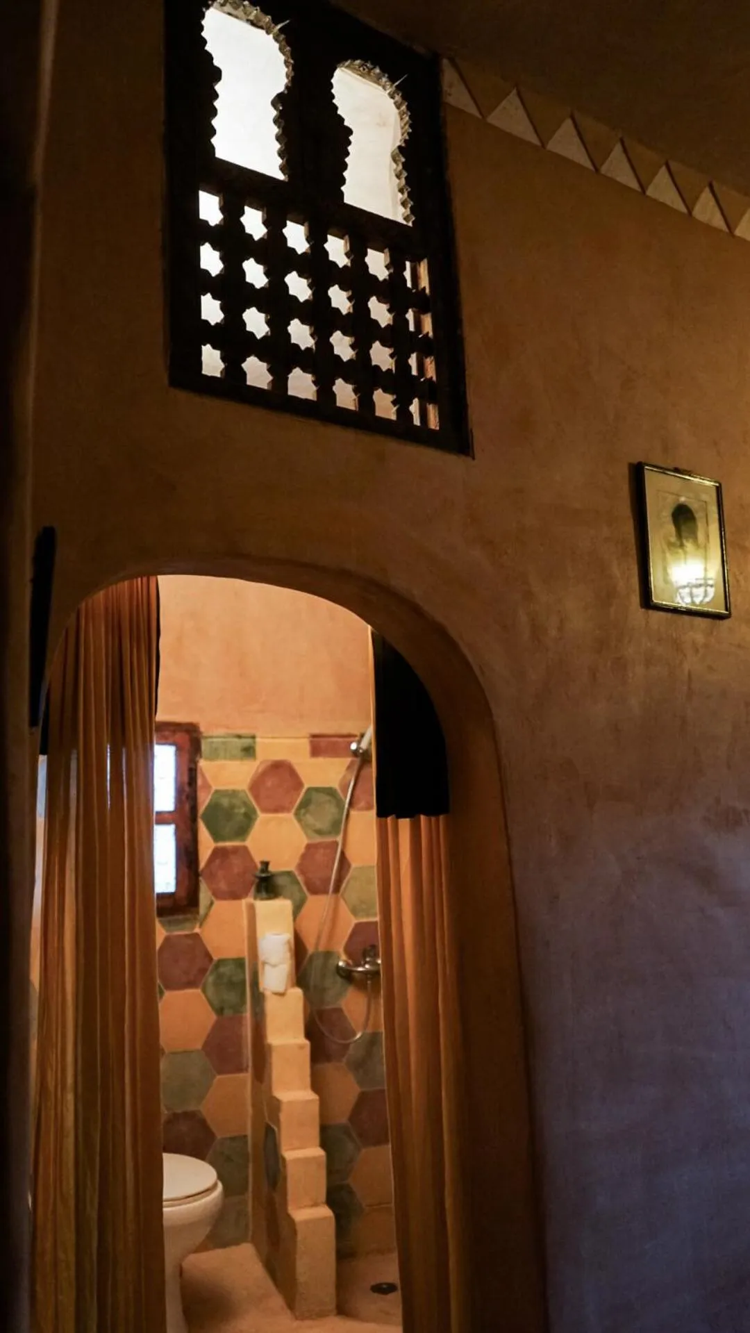 Shower in Kasbah Tigmi El Janoub