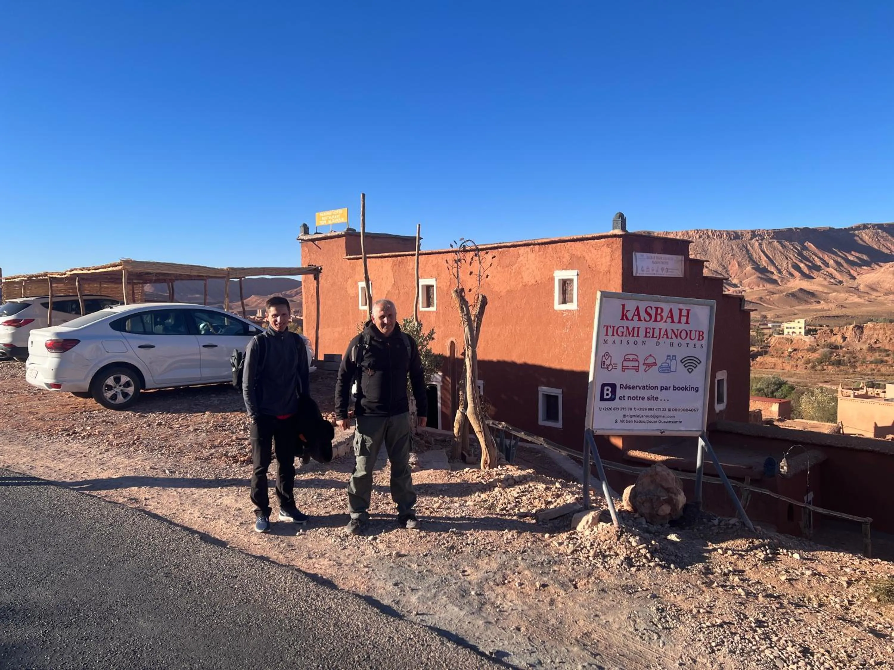 People in Kasbah Tigmi El Janoub