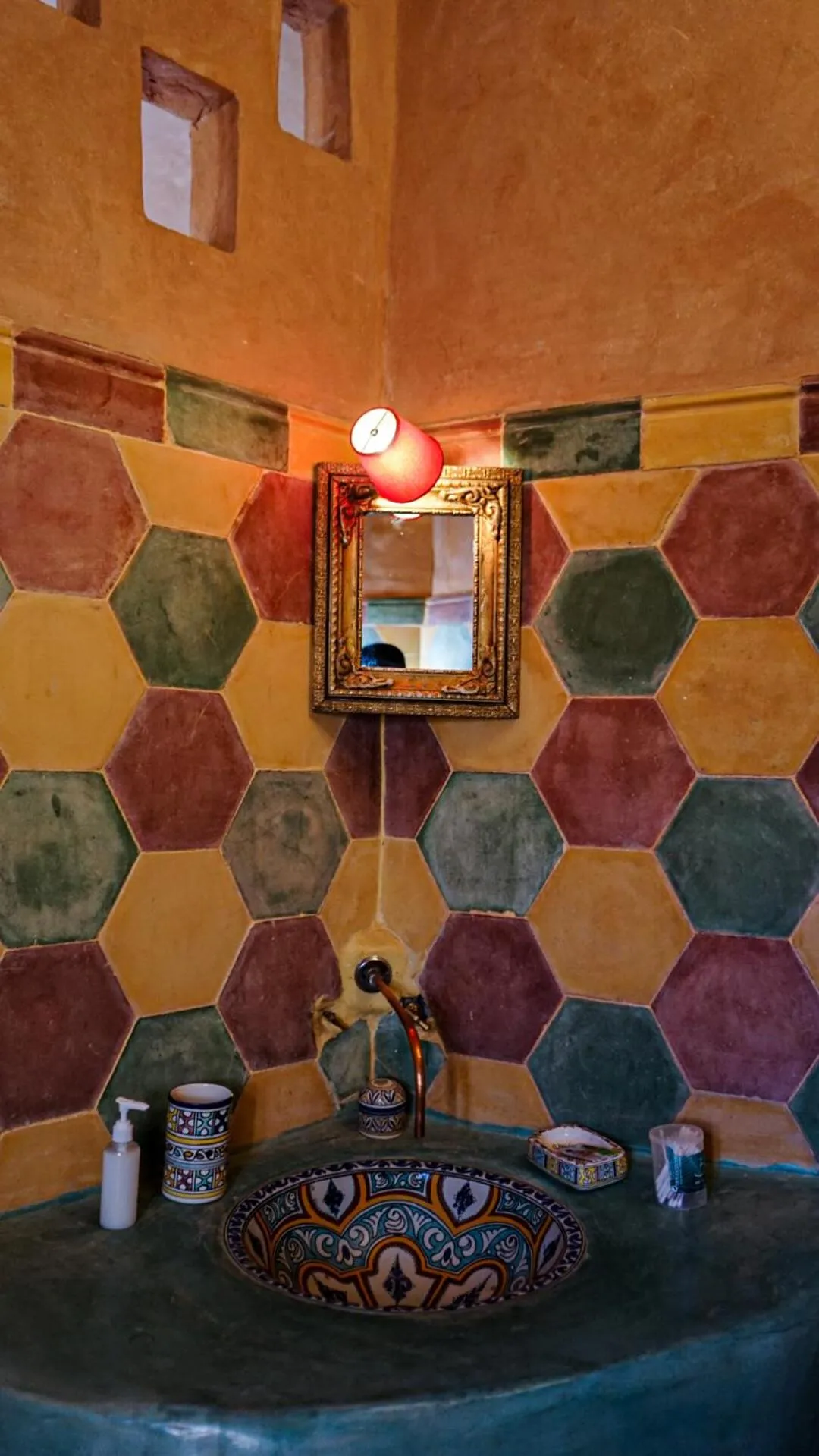 Shower in Kasbah Tigmi El Janoub