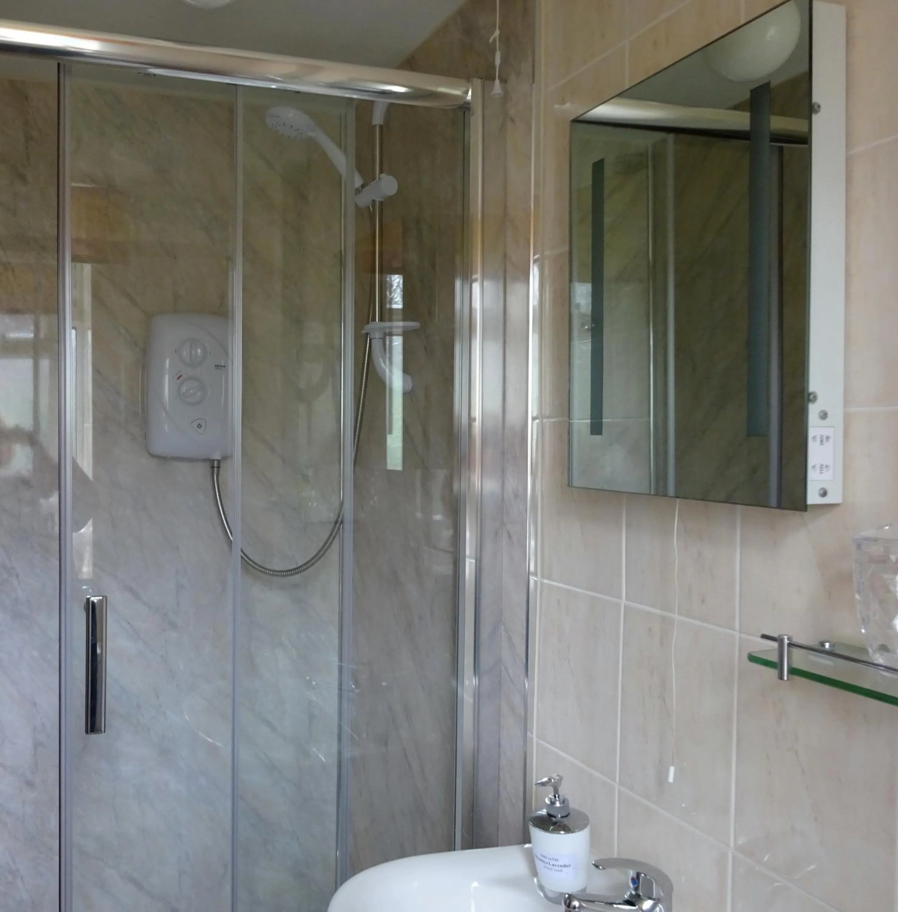 Shower in Yew Tree Farm