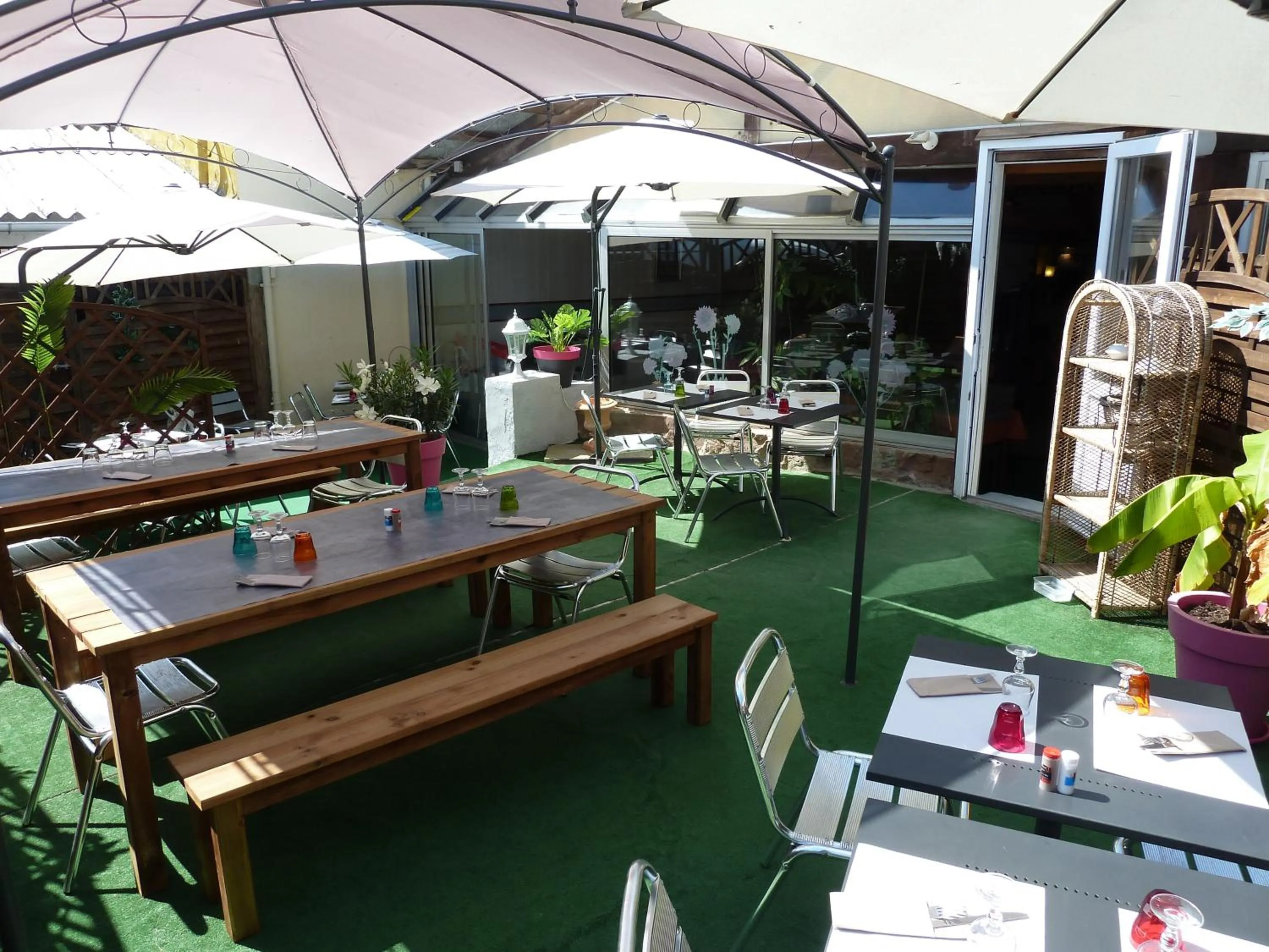 Patio in Hôtel de Nantes